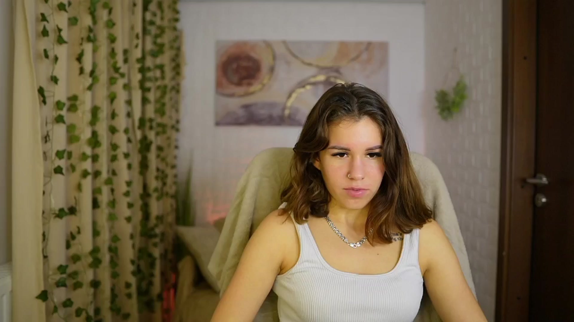 Gallery image thumbnail from Alyssa_Hall's myfreecams stream on, 11/16/2024, 18:11 image 15 of 20