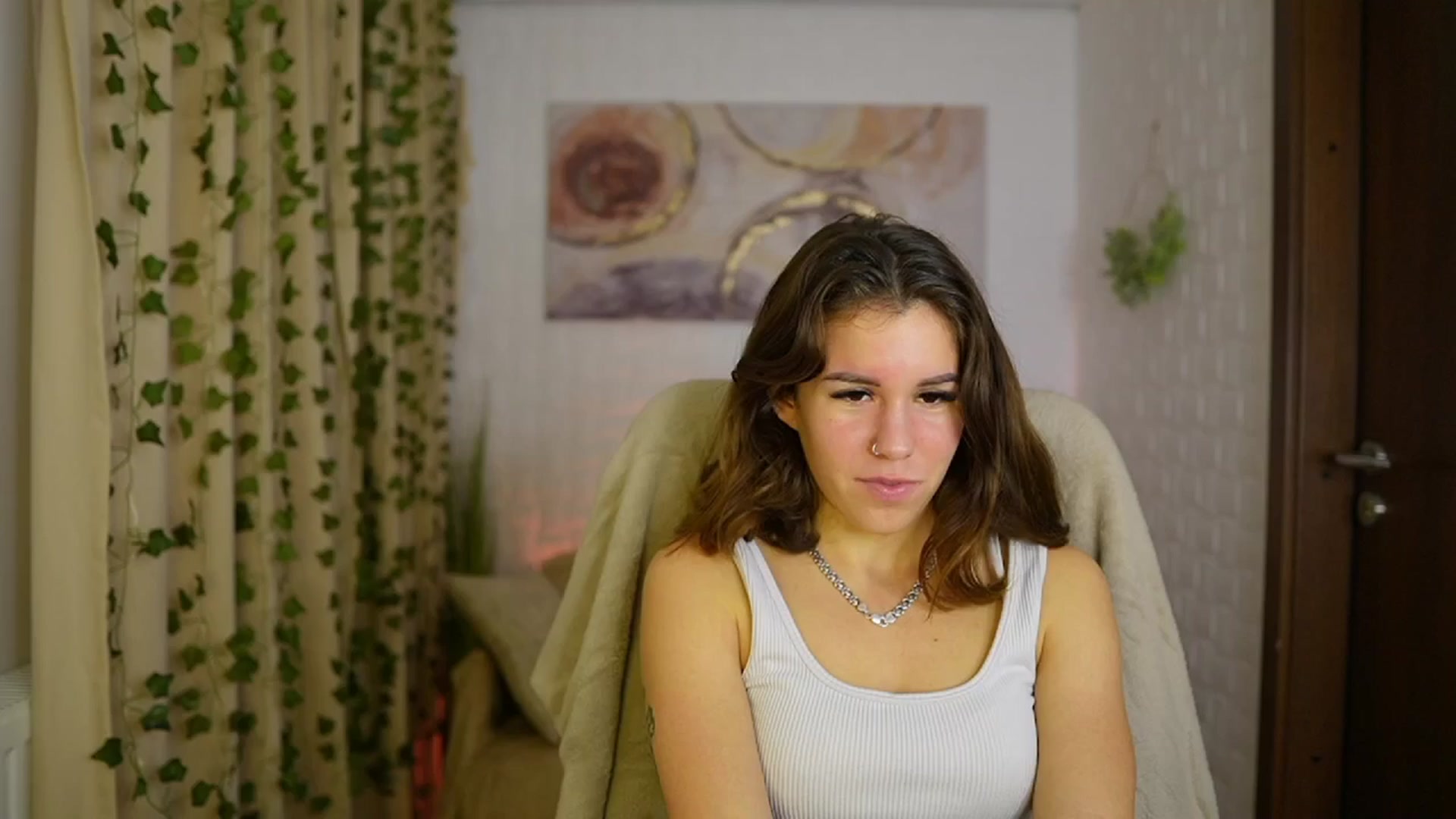 Gallery image thumbnail from Alyssa_Hall's myfreecams stream on, 11/16/2024, 18:11 image 9 of 20