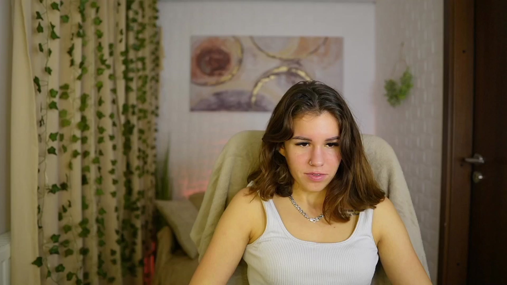 Gallery image thumbnail from Alyssa_Hall's myfreecams stream on, 11/16/2024, 18:11 image 17 of 20