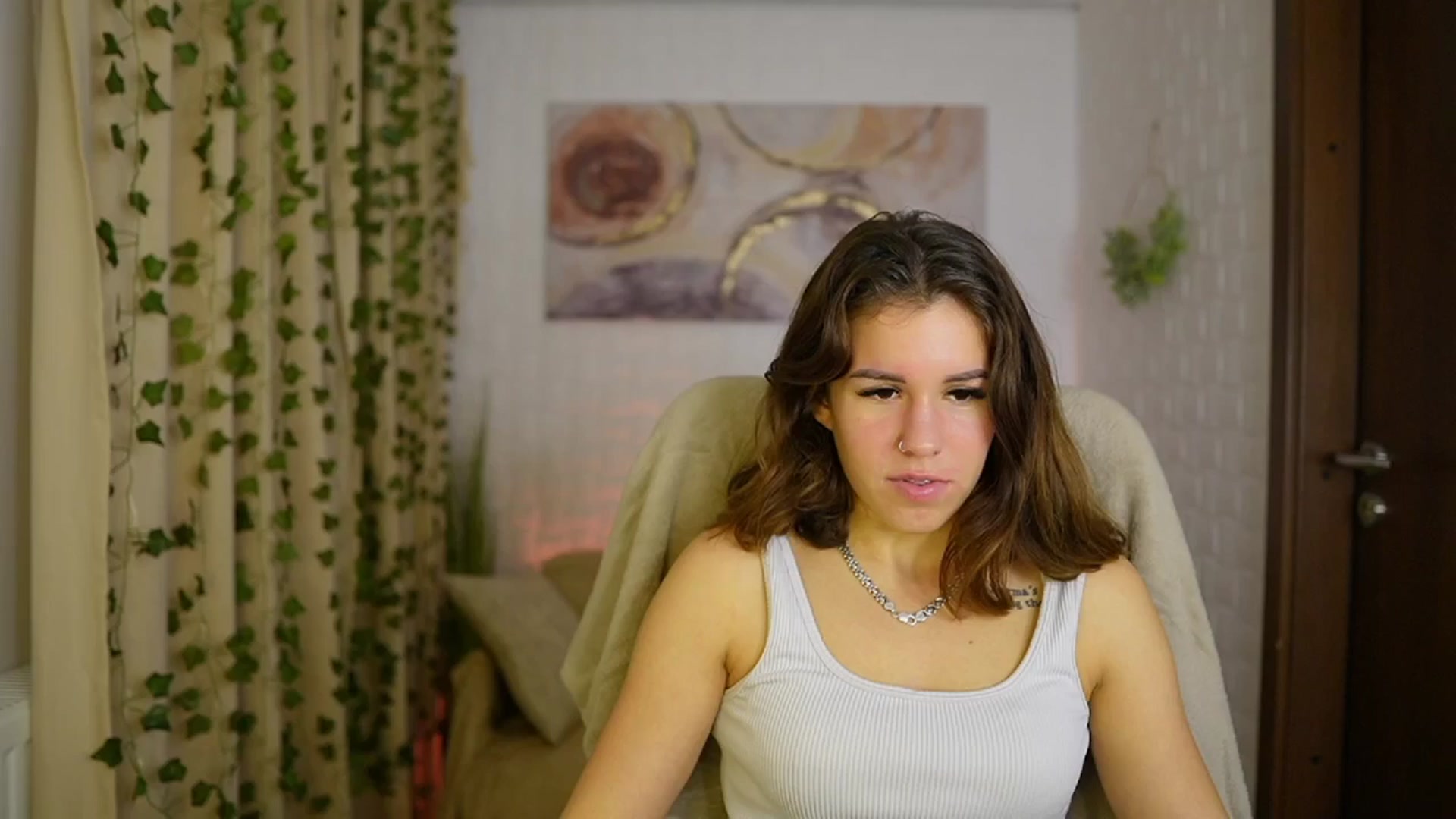Gallery image thumbnail from Alyssa_Hall's myfreecams stream on, 11/16/2024, 18:11 image 14 of 20