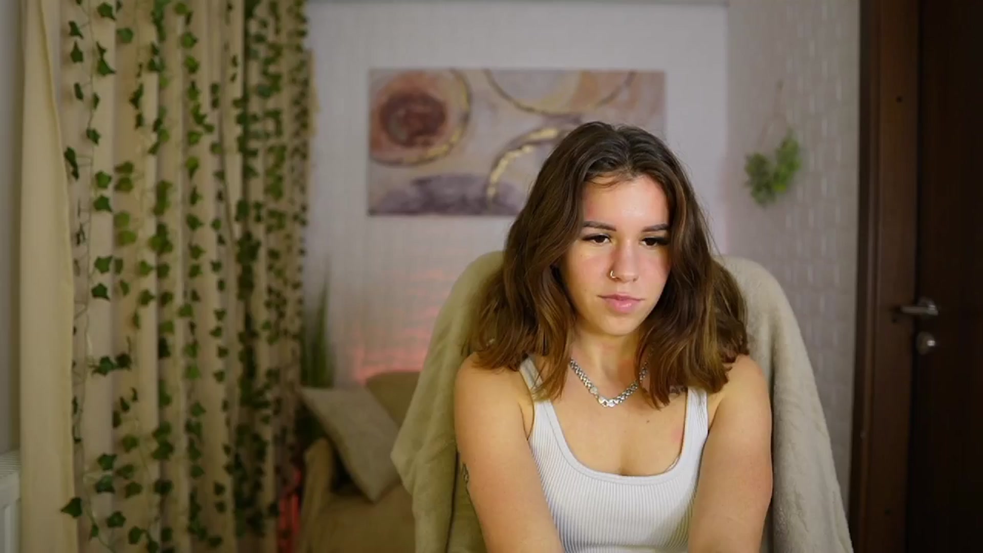 Gallery image thumbnail from Alyssa_Hall's myfreecams stream on, 11/16/2024, 18:42 image 11 of 20