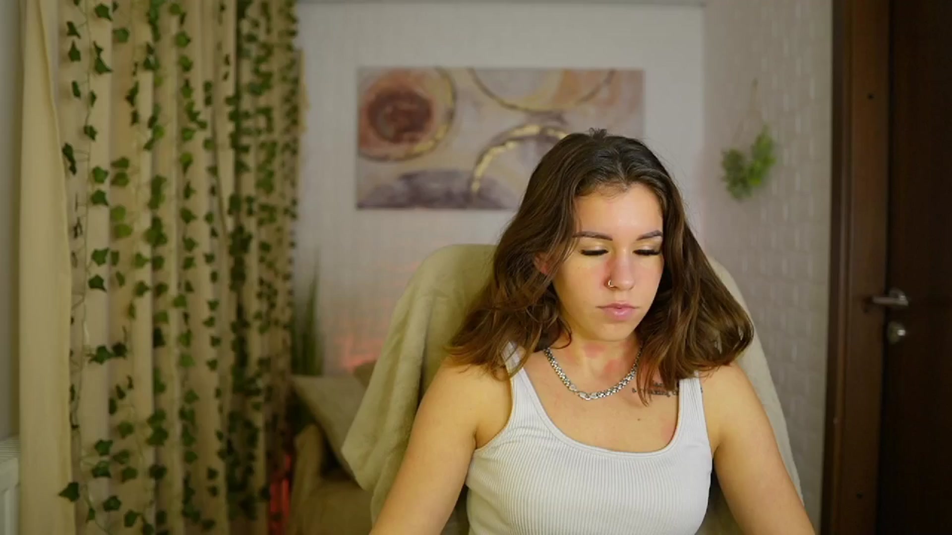 Gallery image thumbnail from Alyssa_Hall's myfreecams stream on, 11/16/2024, 18:42 image 4 of 20