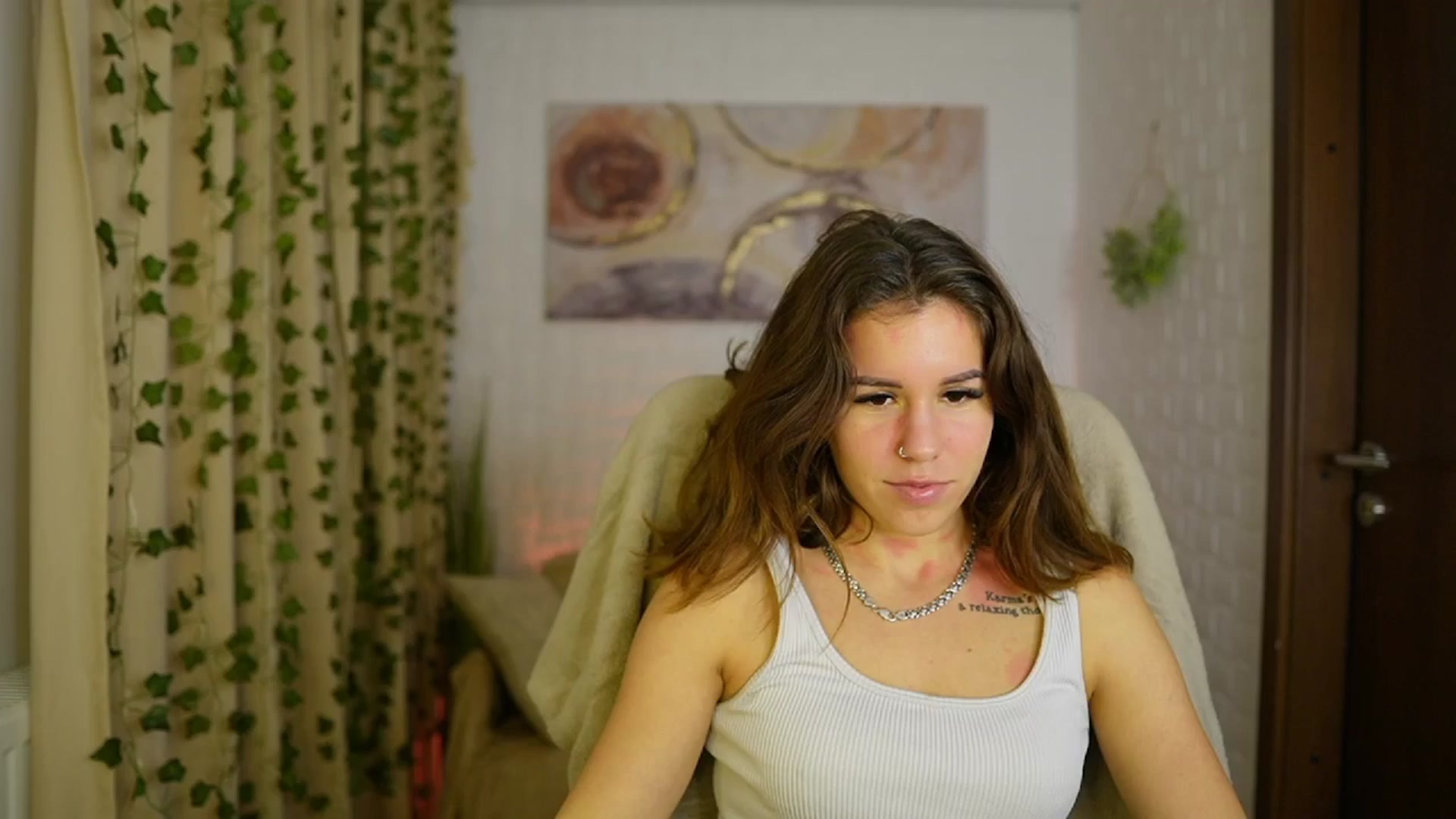 Gallery image thumbnail from Alyssa_Hall's myfreecams stream on, 11/16/2024, 18:42 image 7 of 20