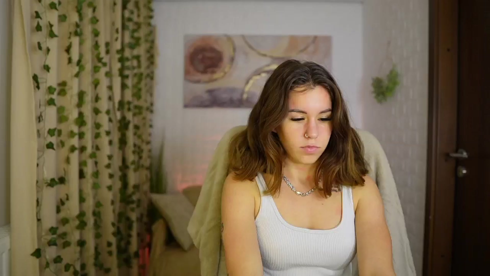 Gallery image thumbnail from Alyssa_Hall's myfreecams stream on, 11/16/2024, 18:42 image 10 of 20