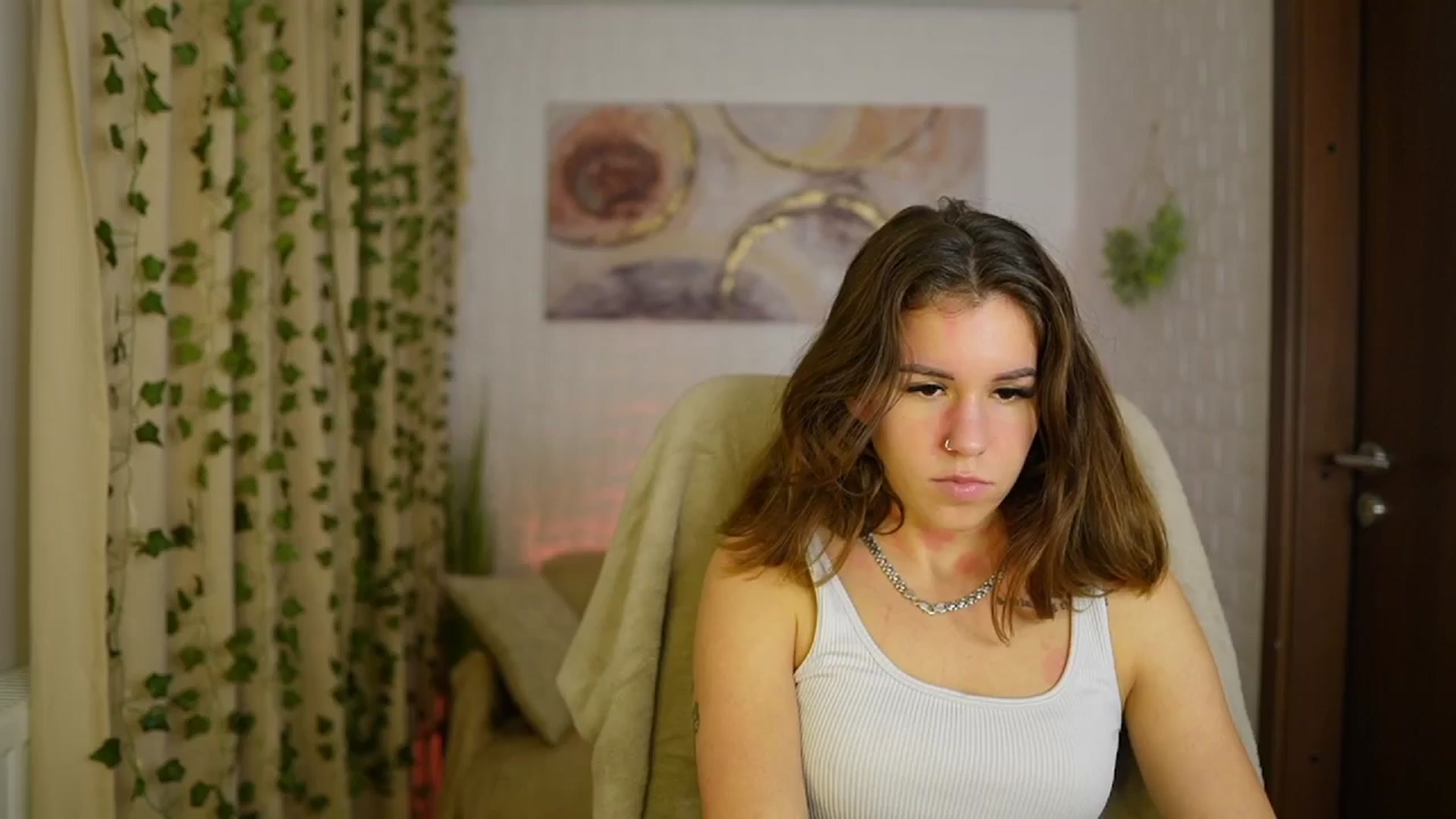 Gallery image thumbnail from Alyssa_Hall's myfreecams stream on, 11/16/2024, 18:42 image 5 of 20