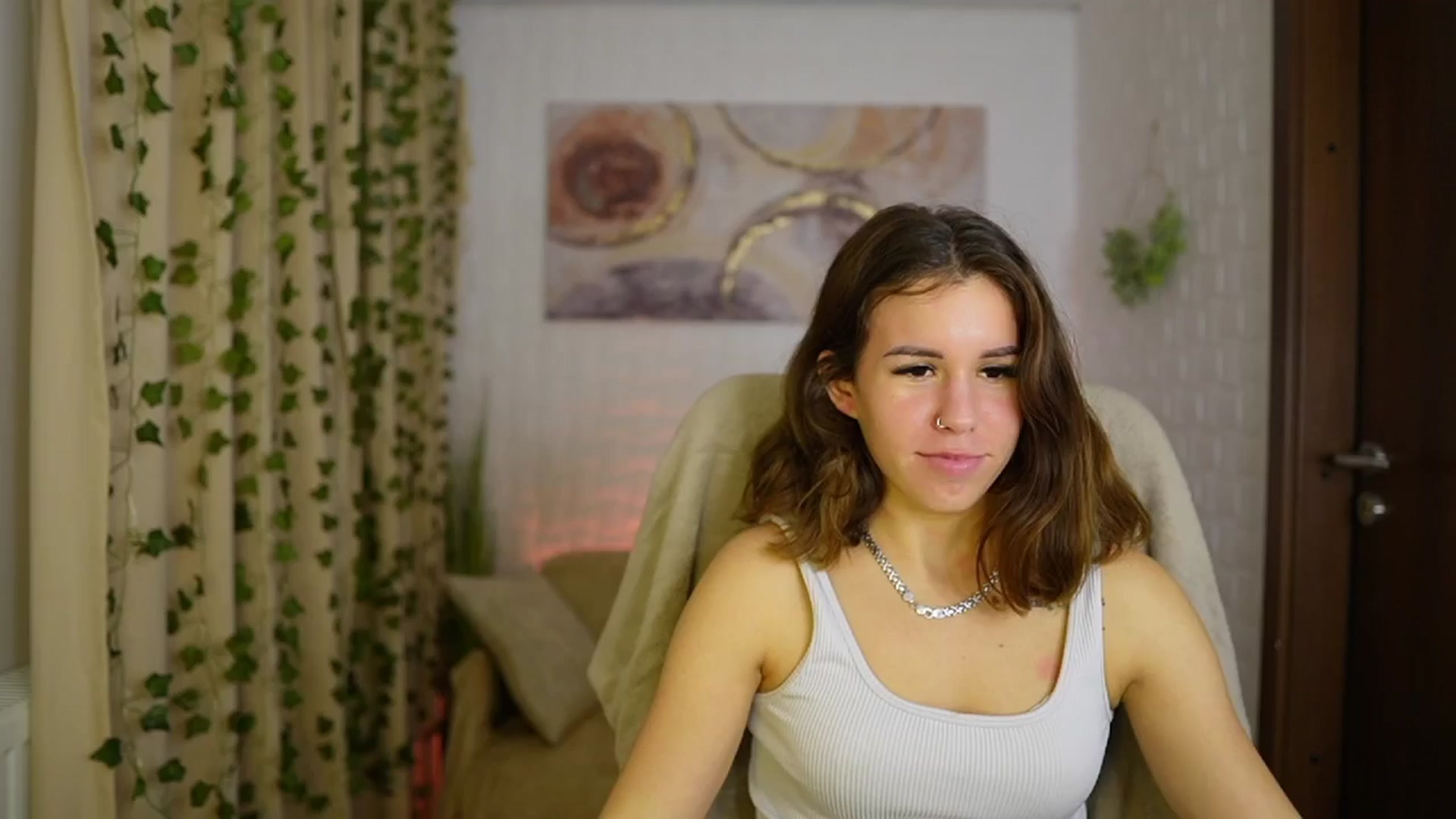 Gallery image thumbnail from Alyssa_Hall's myfreecams stream on, 11/16/2024, 18:42 image 19 of 20