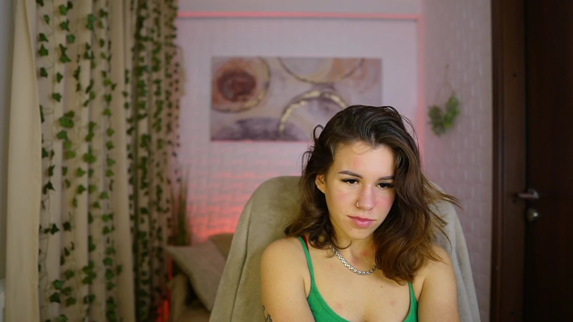 Gallery image thumbnail from Alyssa_Hall's myfreecams stream on, 11/17/2024, 16:00 image 17 of 20
