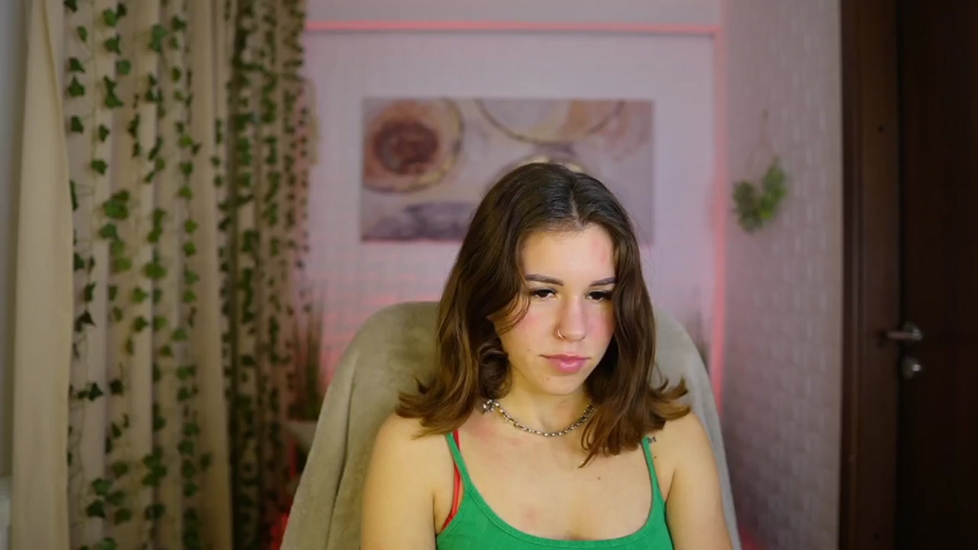 Gallery image thumbnail from Alyssa_Hall's myfreecams stream on, 11/17/2024, 16:00 image 1 of 20