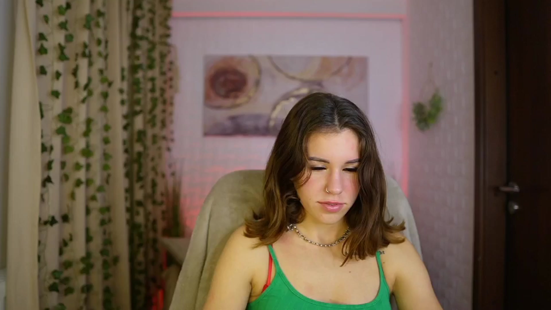 Gallery image thumbnail from Alyssa_Hall's myfreecams stream on, 11/17/2024, 16:00 image 2 of 20
