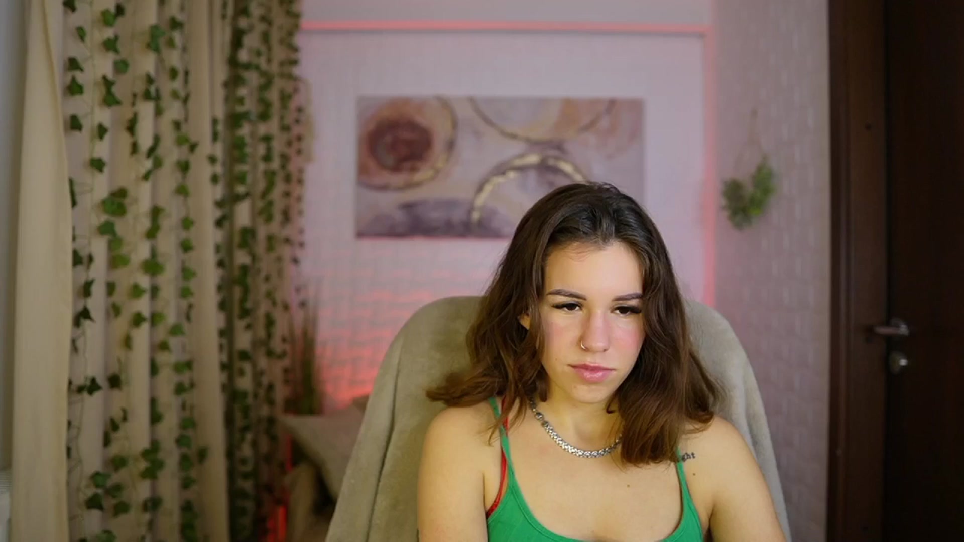 Gallery image thumbnail from Alyssa_Hall's myfreecams stream on, 11/17/2024, 16:00 image 10 of 20