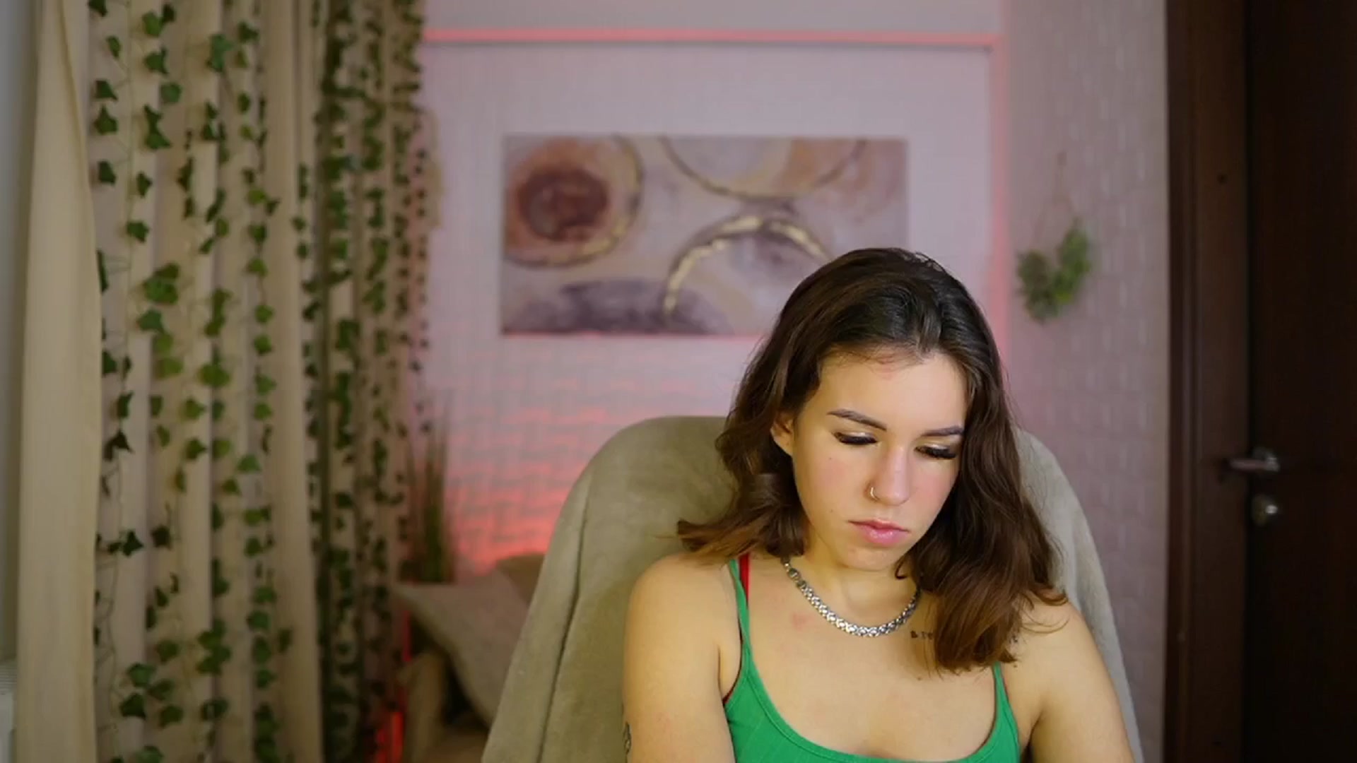 Gallery image thumbnail from Alyssa_Hall's myfreecams stream on, 11/17/2024, 16:00 image 8 of 20