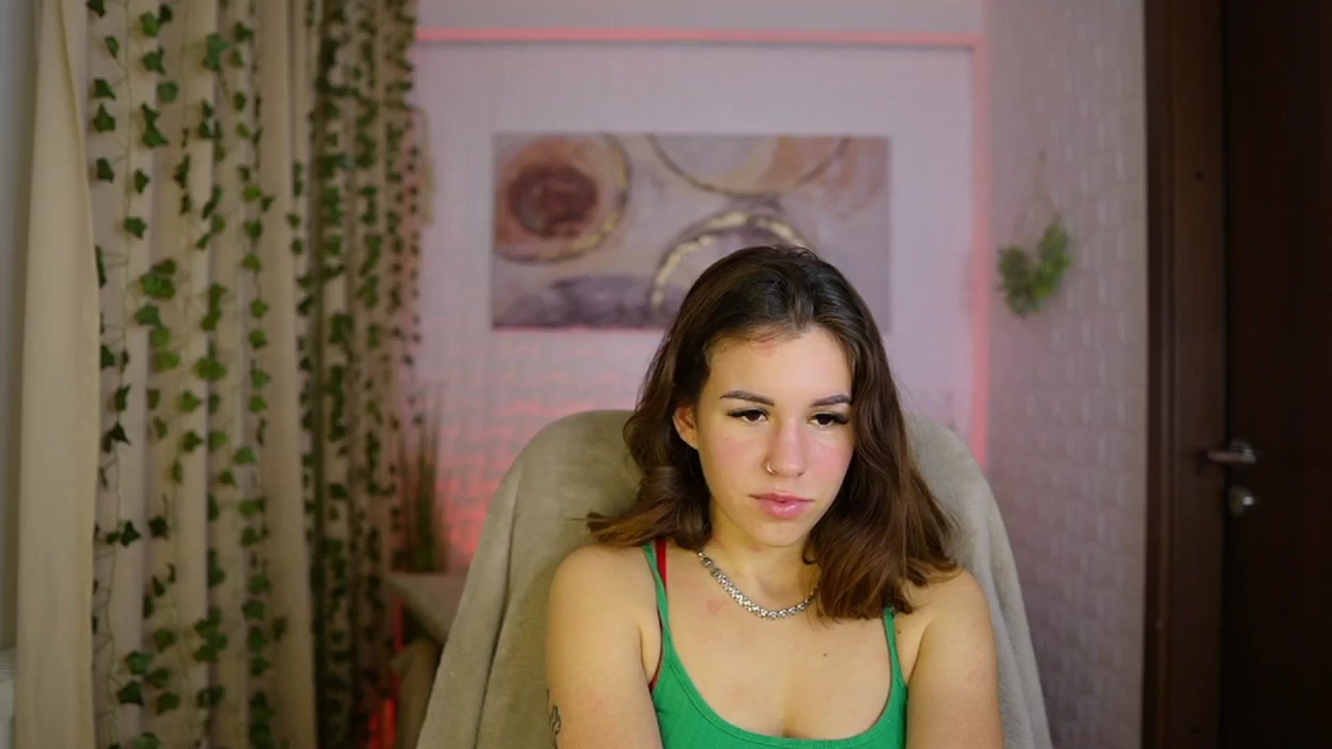 Gallery image thumbnail from Alyssa_Hall's myfreecams stream on, 11/17/2024, 16:00 image 7 of 20