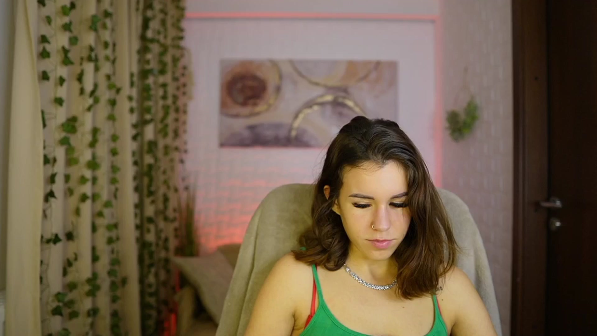Gallery image thumbnail from Alyssa_Hall's myfreecams stream on, 11/17/2024, 17:13 image 16 of 20