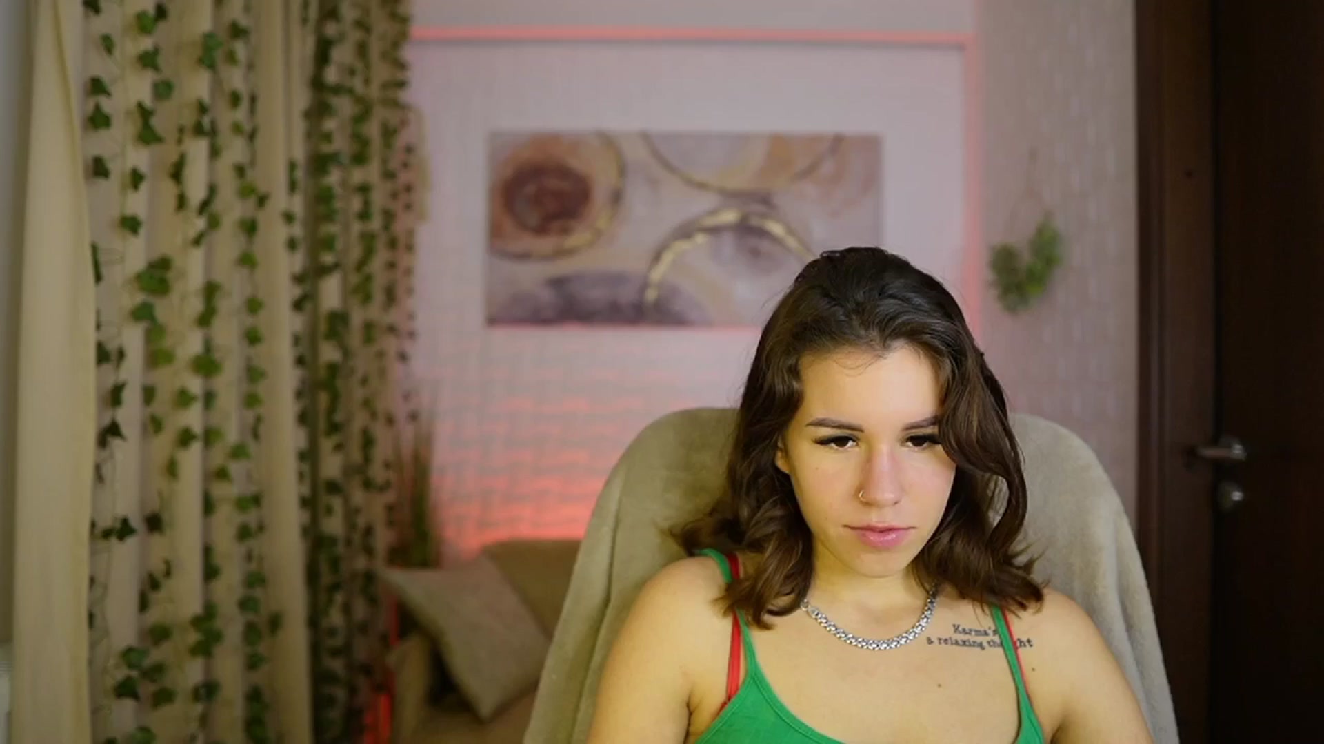 Gallery image thumbnail from Alyssa_Hall's myfreecams stream on, 11/17/2024, 17:13 image 4 of 20