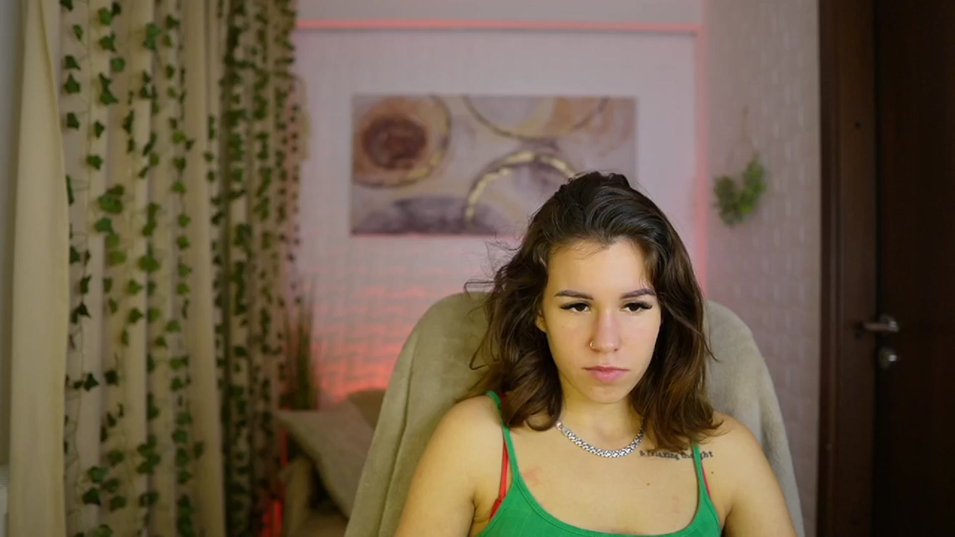 Gallery image thumbnail from Alyssa_Hall's myfreecams stream on, 11/17/2024, 17:13 image 10 of 20