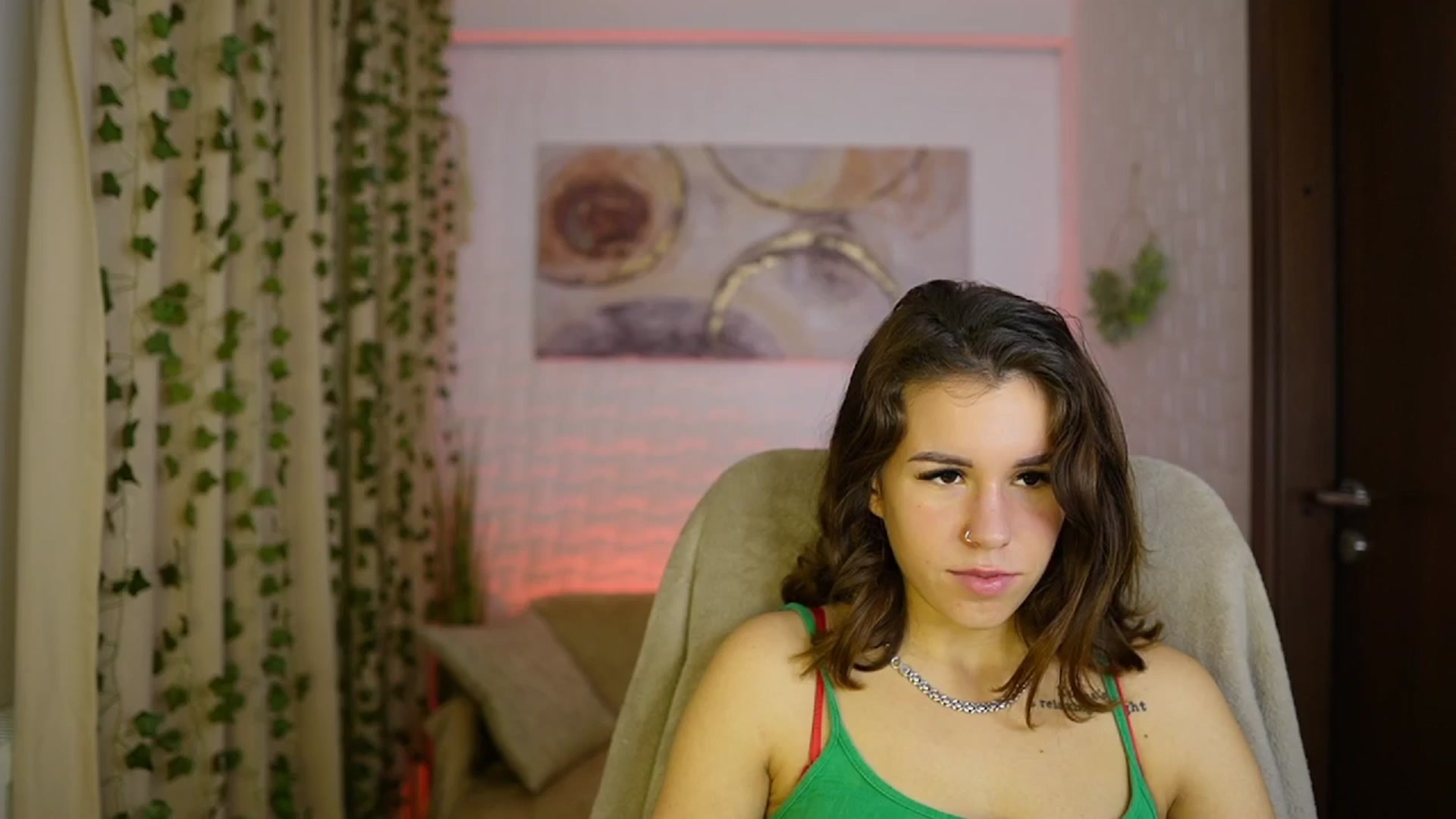 Gallery image thumbnail from Alyssa_Hall's myfreecams stream on, 11/17/2024, 17:13 image 7 of 20