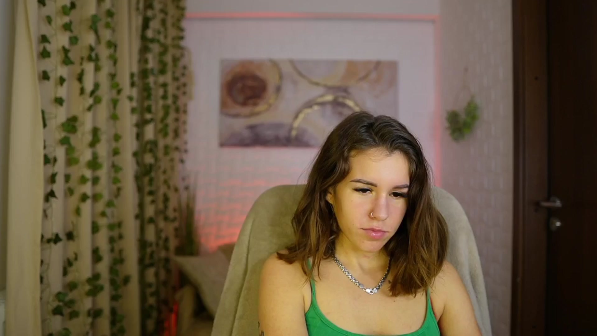 Gallery image thumbnail from Alyssa_Hall's myfreecams stream on, 11/17/2024, 18:52 image 13 of 20