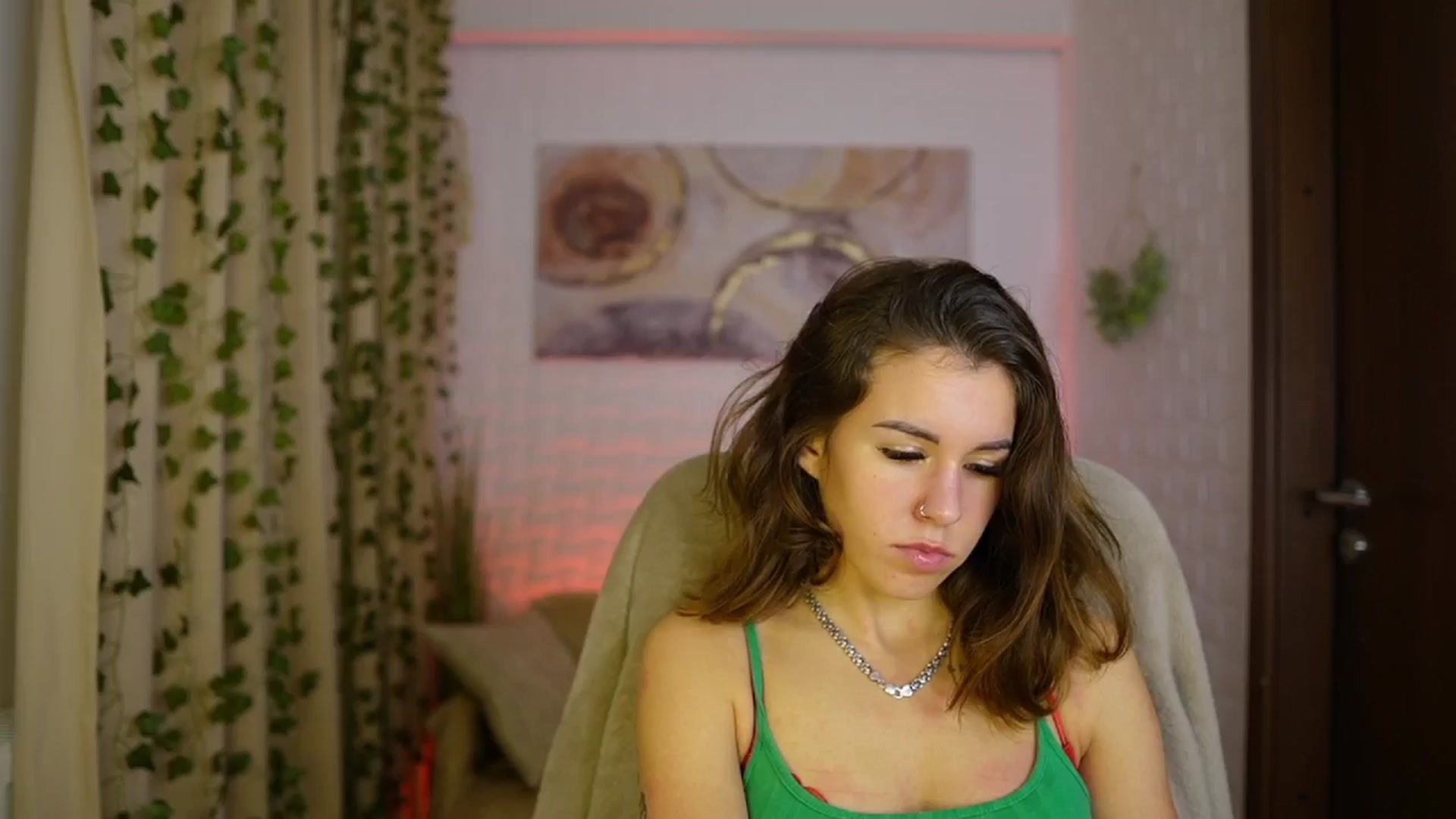 Gallery image thumbnail from Alyssa_Hall's myfreecams stream on, 11/17/2024, 18:52 image 1 of 20