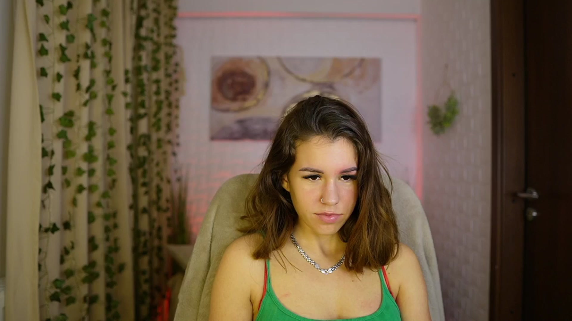 Gallery image thumbnail from Alyssa_Hall's myfreecams stream on, 11/17/2024, 18:52 image 7 of 20