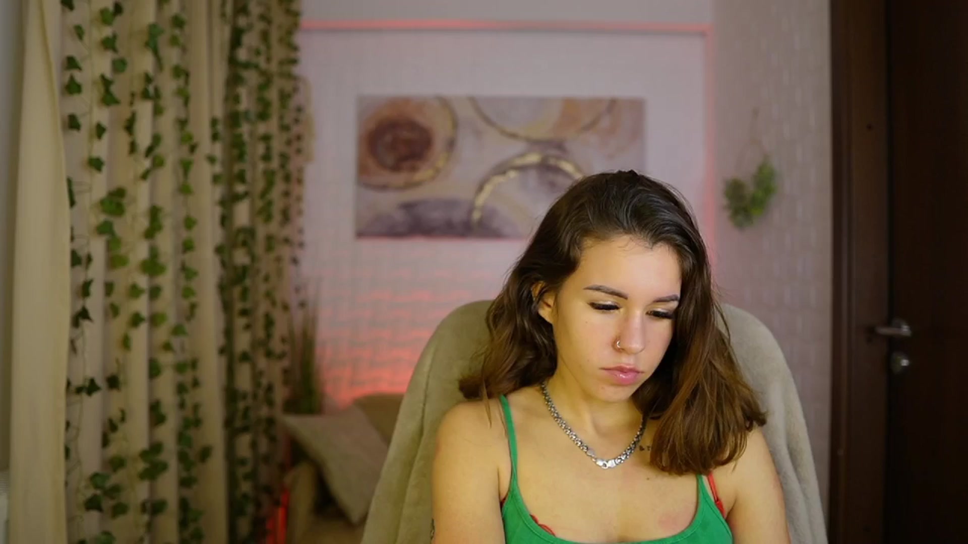 Gallery image thumbnail from Alyssa_Hall's myfreecams stream on, 11/17/2024, 18:52 image 4 of 20