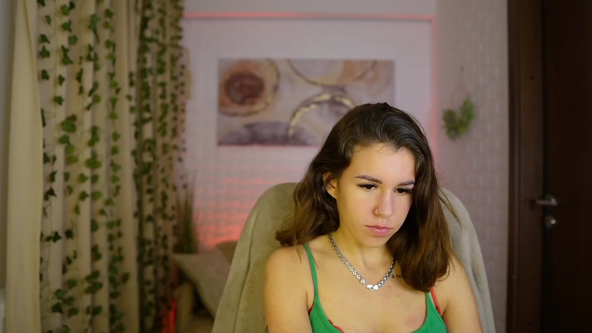 Gallery image thumbnail from Alyssa_Hall's myfreecams stream on, 11/17/2024, 18:52 image 3 of 20