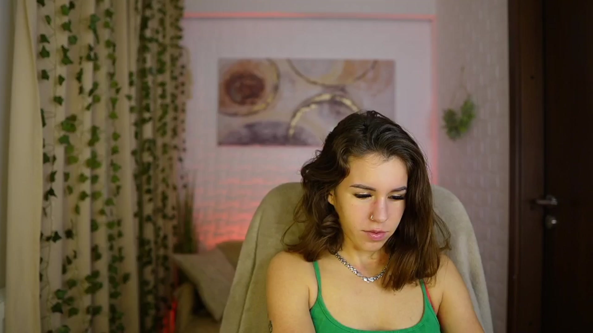 Gallery image thumbnail from Alyssa_Hall's myfreecams stream on, 11/17/2024, 18:52 image 19 of 20