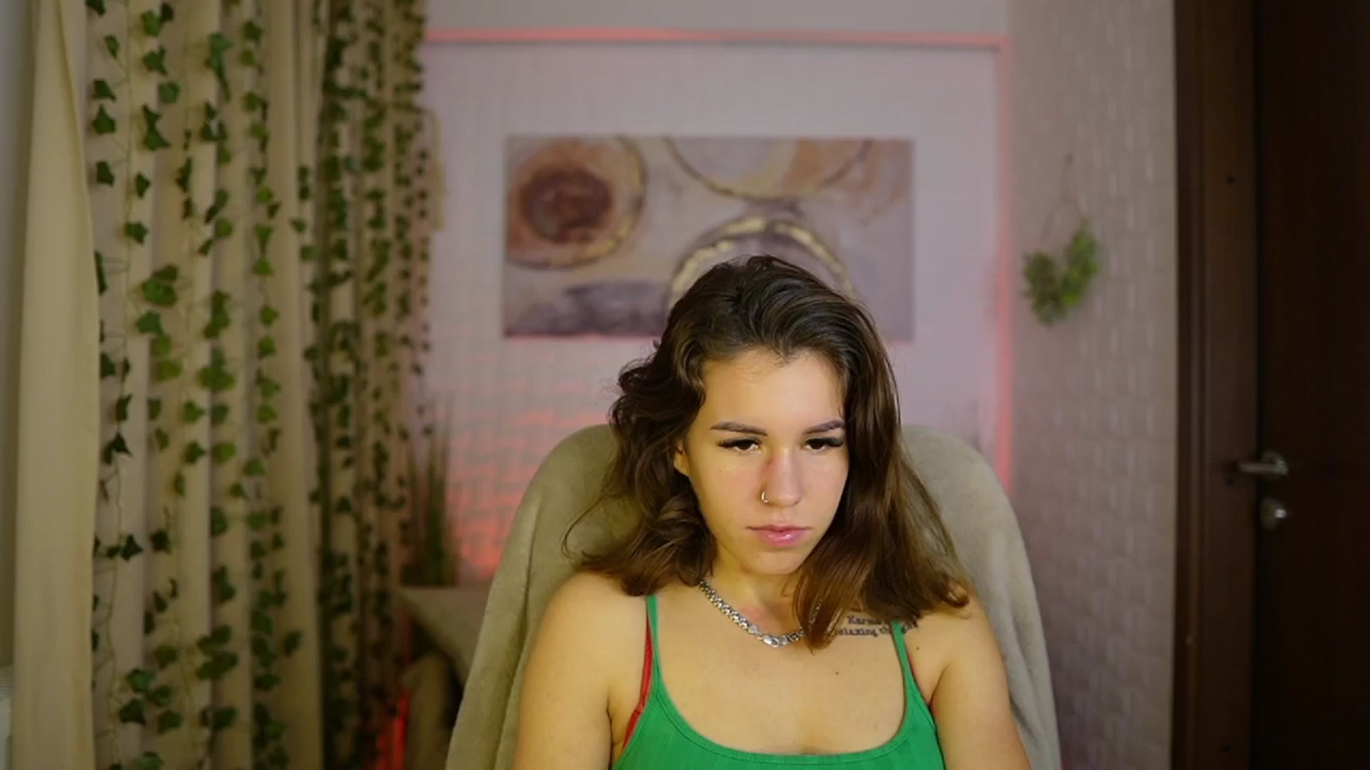 Gallery image thumbnail from Alyssa_Hall's myfreecams stream on, 11/17/2024, 18:52 image 18 of 20