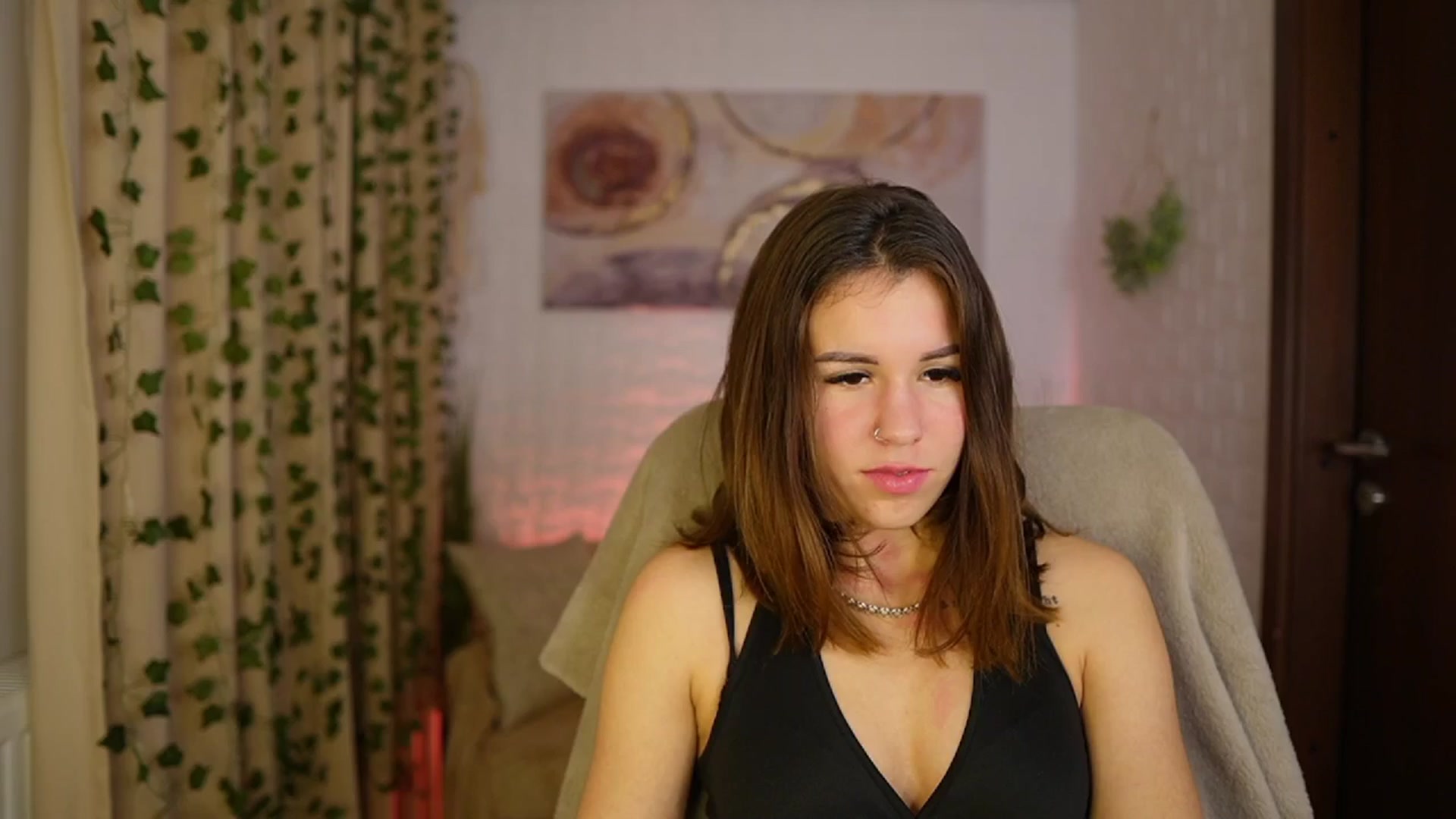 Gallery image thumbnail from Alyssa_Hall's myfreecams stream on, 11/22/2024, 15:09 image 16 of 20