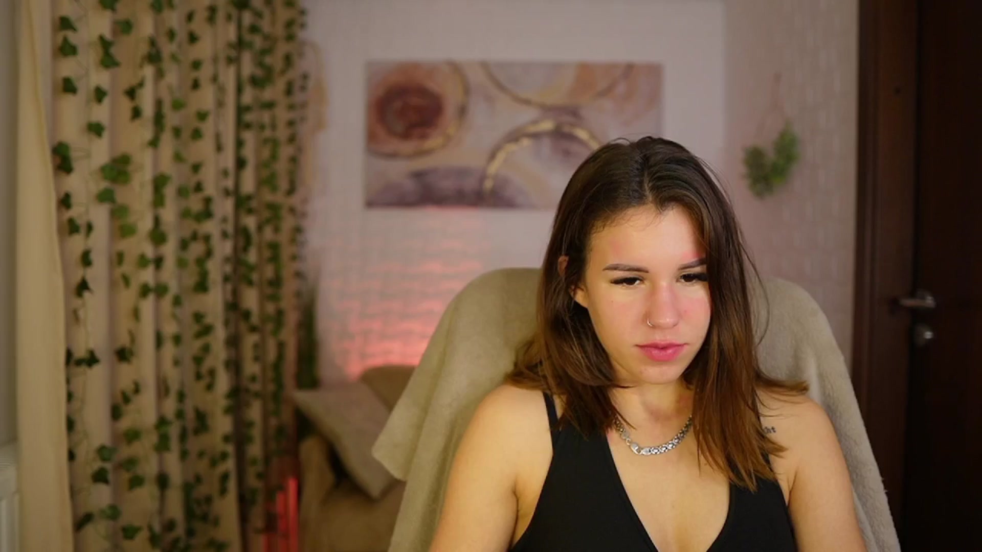Gallery image thumbnail from Alyssa_Hall's myfreecams stream on, 11/22/2024, 17:47 image 16 of 20