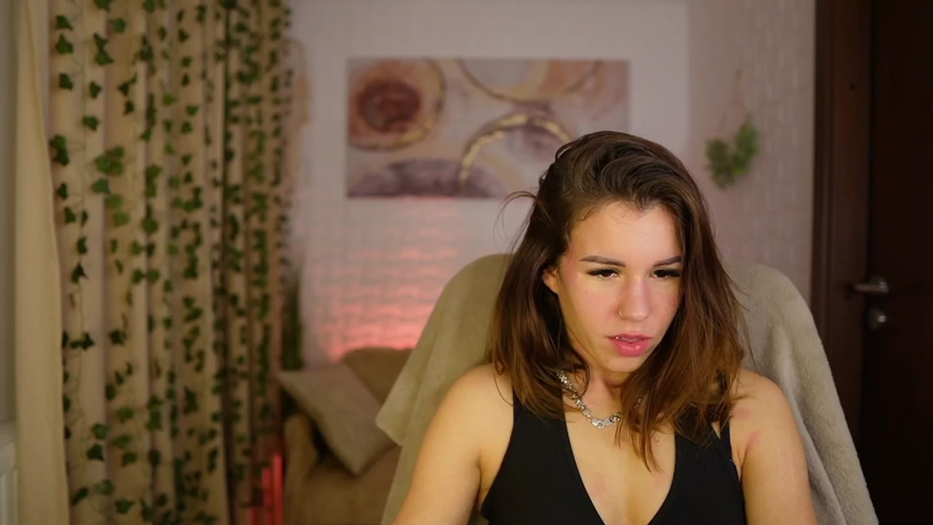 Gallery image thumbnail from Alyssa_Hall's myfreecams stream on, 11/22/2024, 17:47 image 4 of 20