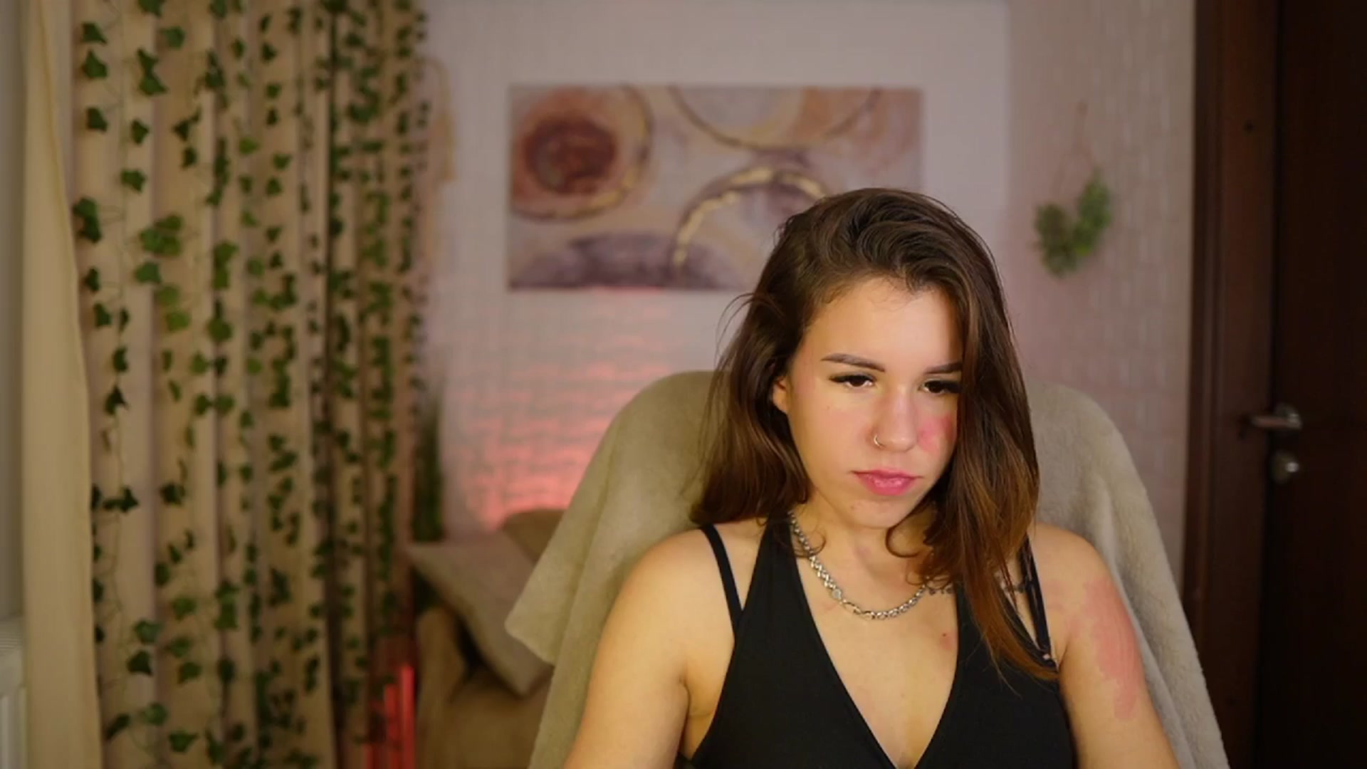 Gallery image thumbnail from Alyssa_Hall's myfreecams stream on, 11/22/2024, 17:47 image 6 of 20