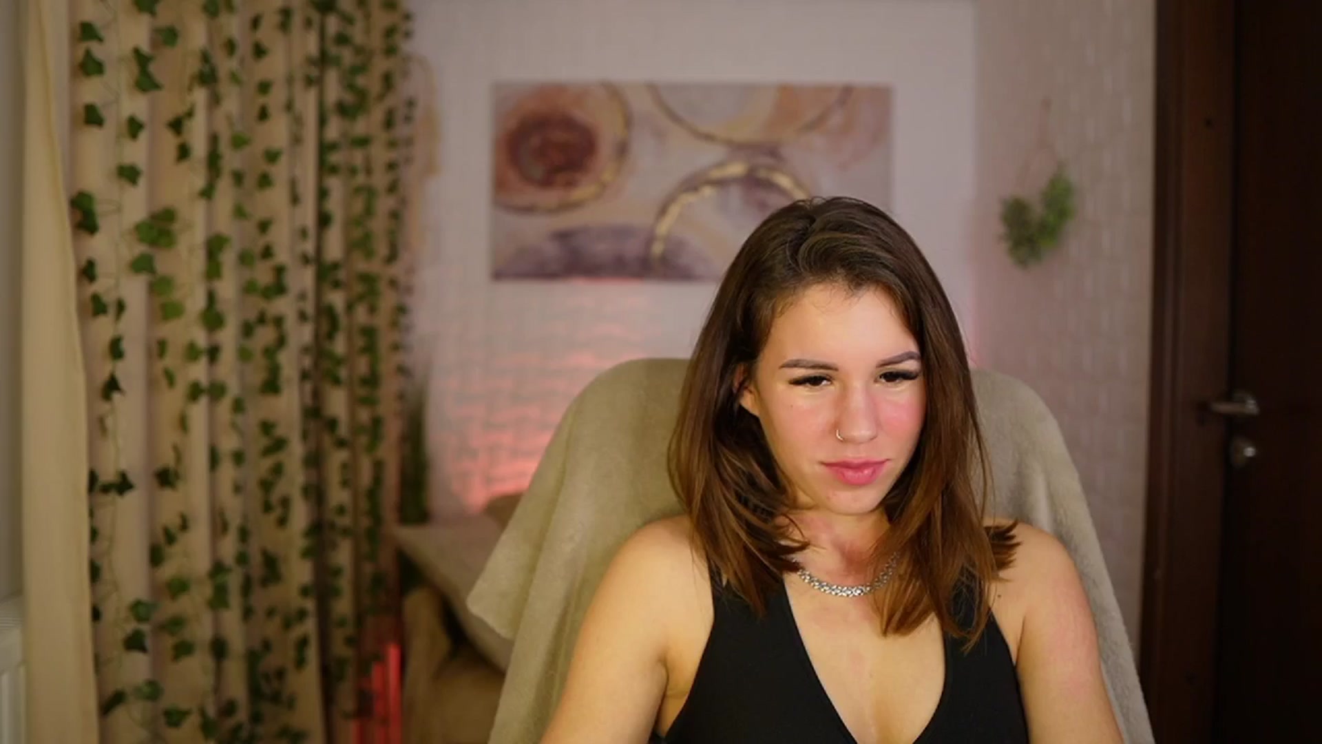 Gallery image thumbnail from Alyssa_Hall's myfreecams stream on, 11/22/2024, 17:47 image 11 of 20