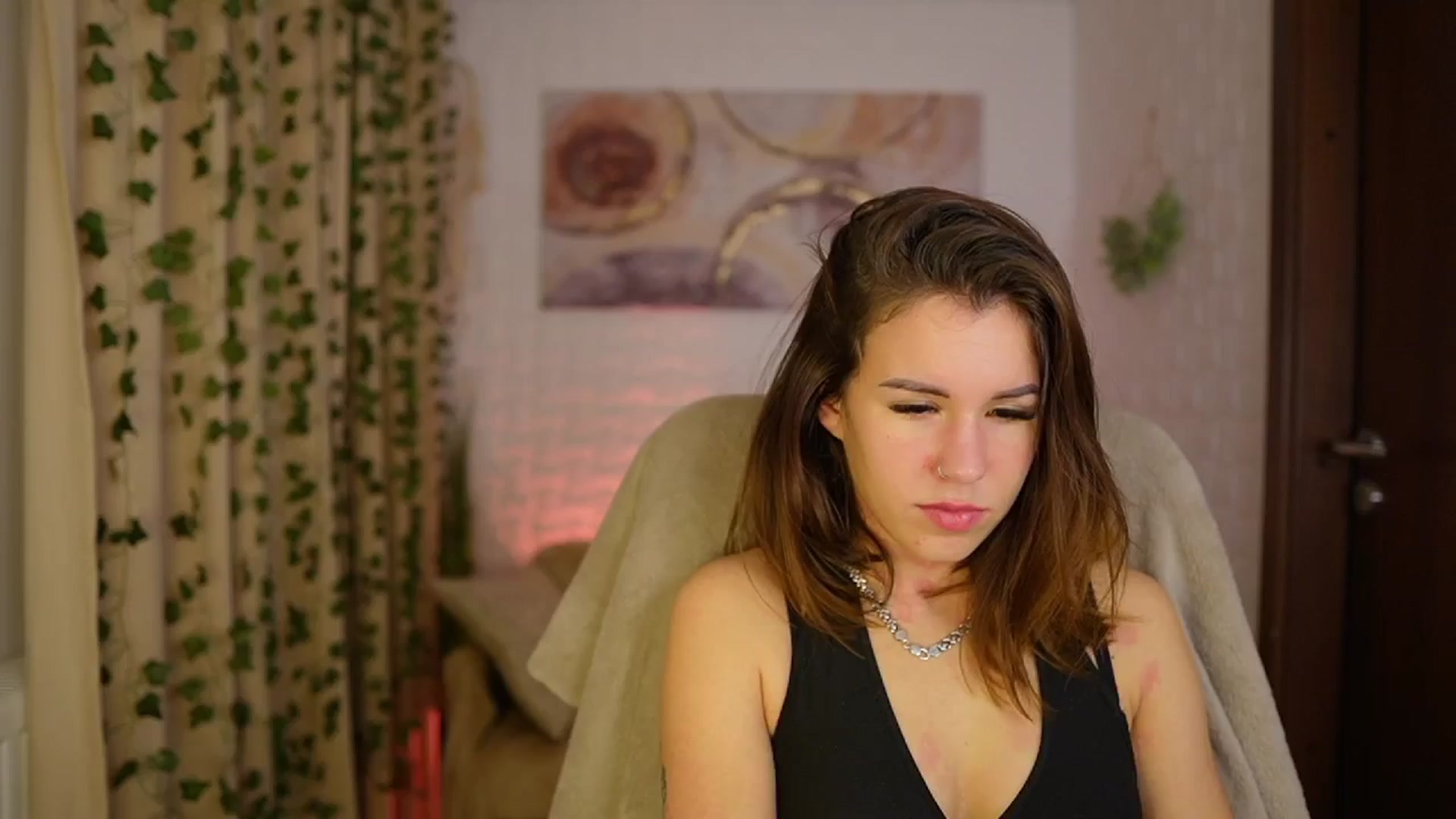 Gallery image thumbnail from Alyssa_Hall's myfreecams stream on, 11/22/2024, 17:47 image 3 of 20