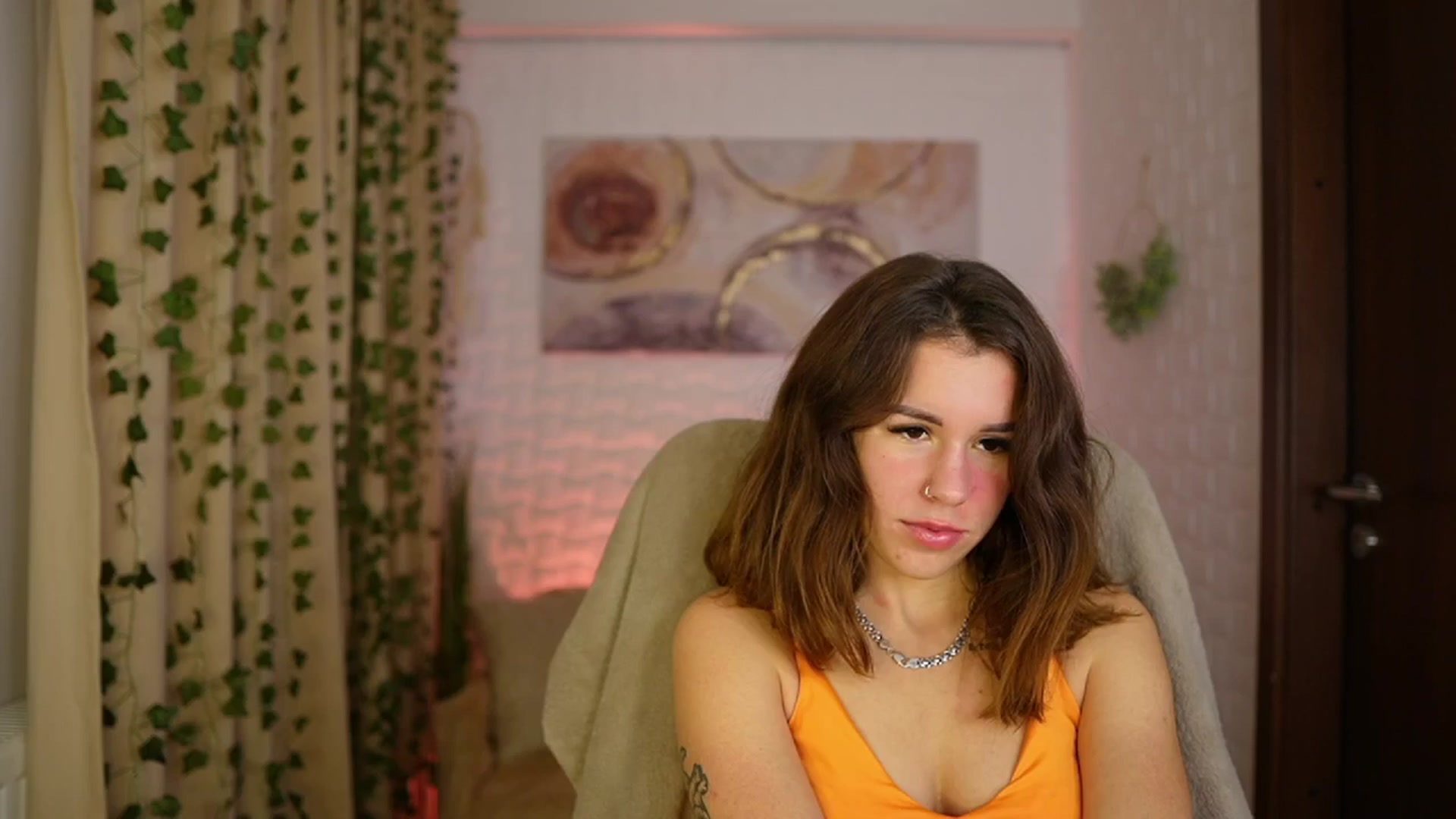 Gallery image thumbnail from Alyssa_Hall's myfreecams stream on, 11/24/2024, 15:28 image 5 of 20