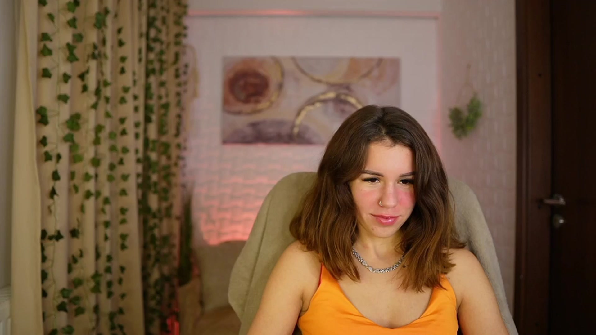 Gallery image thumbnail from Alyssa_Hall's myfreecams stream on, 11/24/2024, 15:28 image 7 of 20