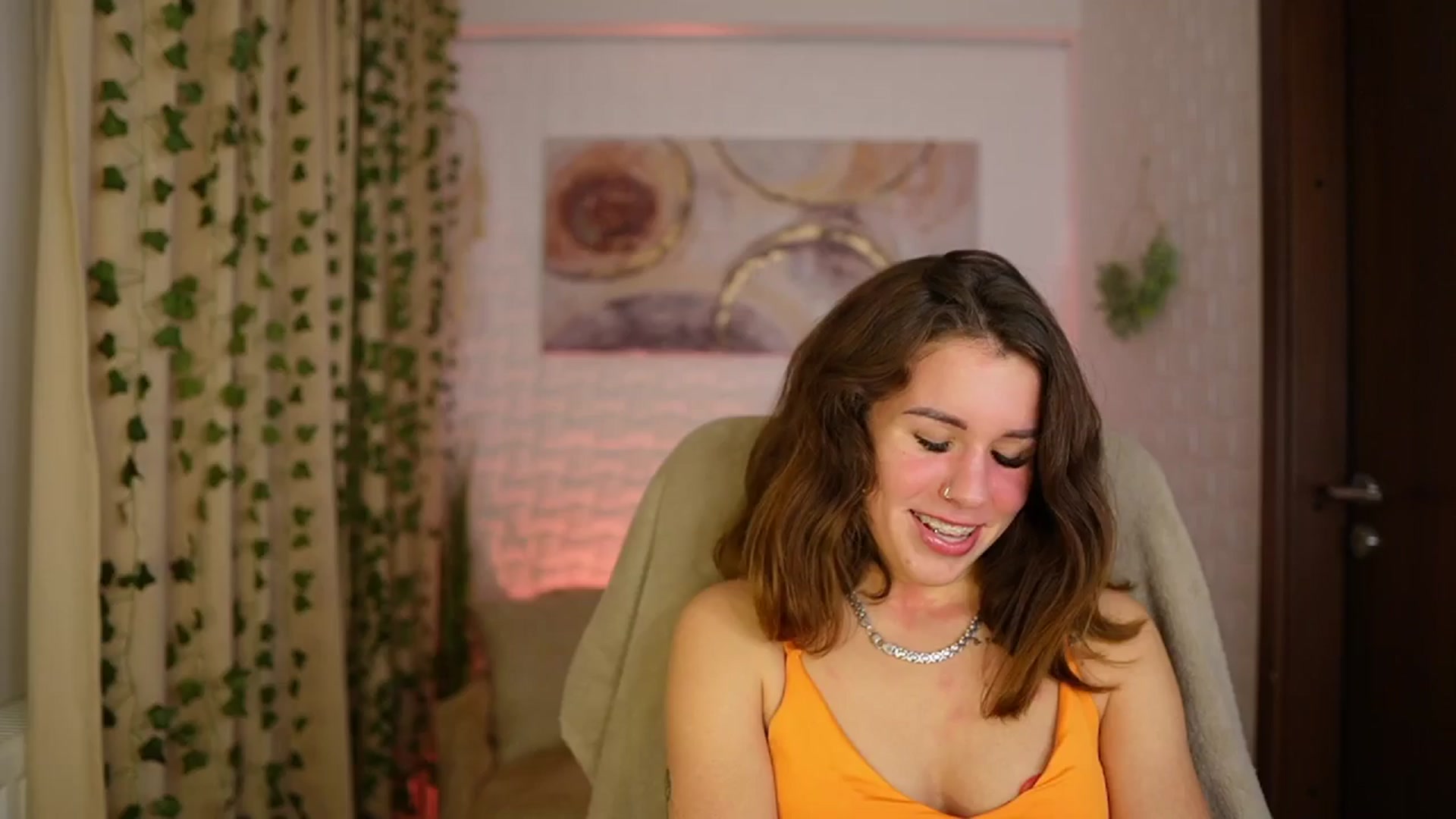 Gallery image thumbnail from Alyssa_Hall's myfreecams stream on, 11/24/2024, 15:28 image 11 of 20