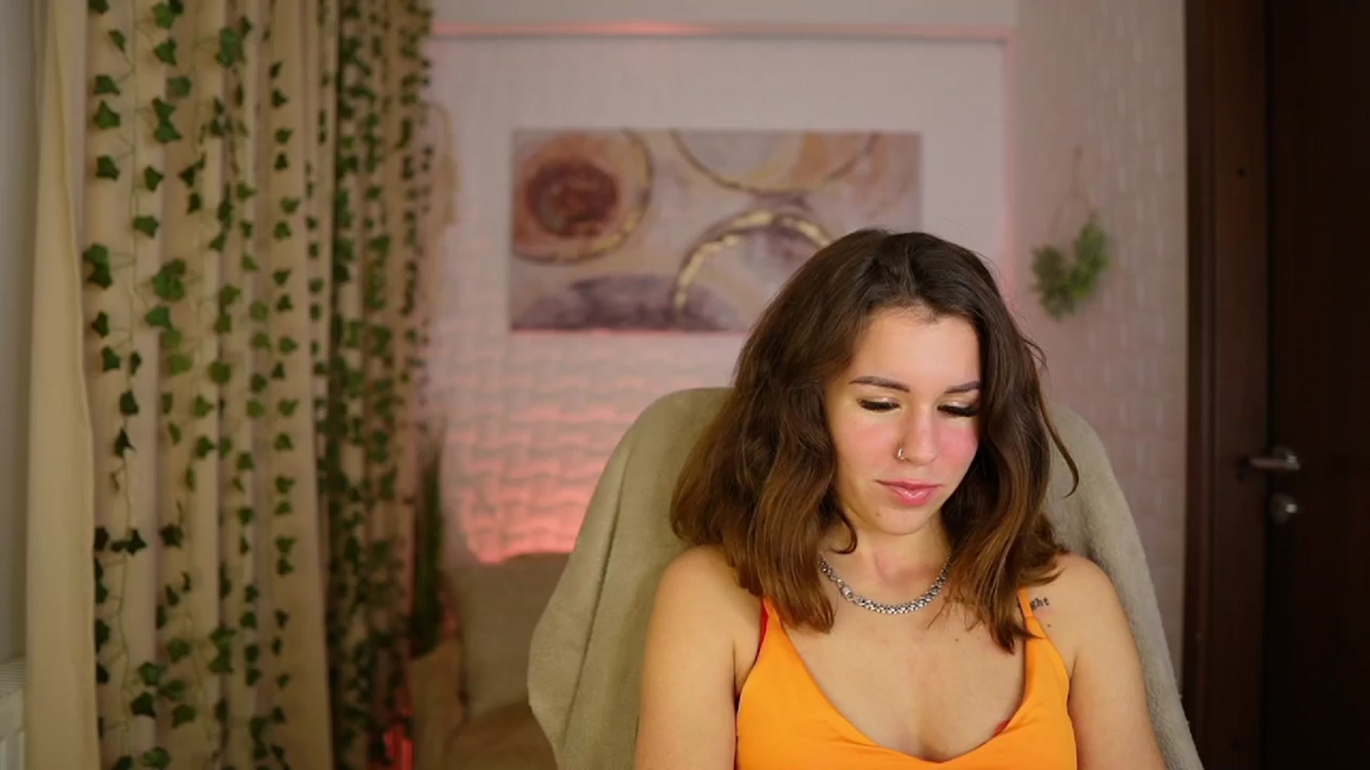 Gallery image thumbnail from Alyssa_Hall's myfreecams stream on, 11/24/2024, 15:28 image 14 of 20