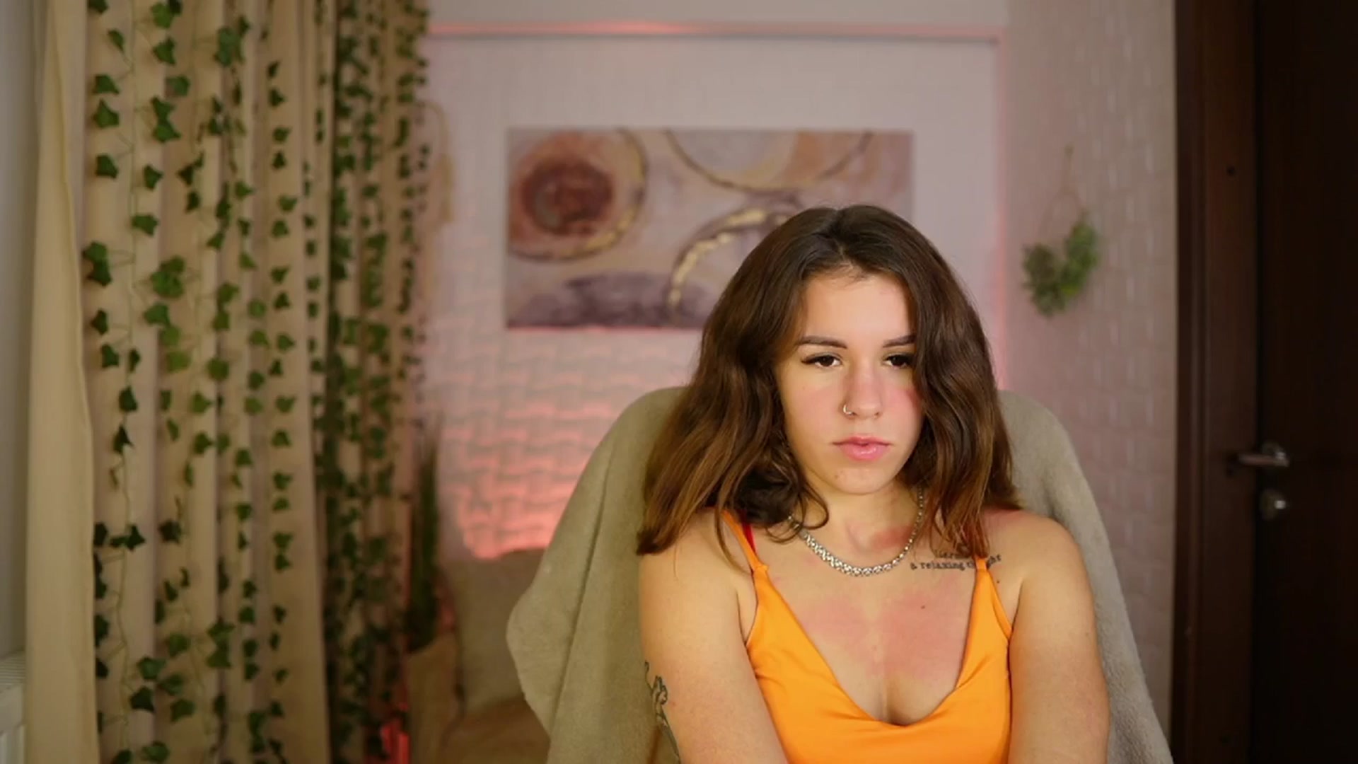 Gallery image thumbnail from Alyssa_Hall's myfreecams stream on, 11/24/2024, 15:28 image 17 of 20