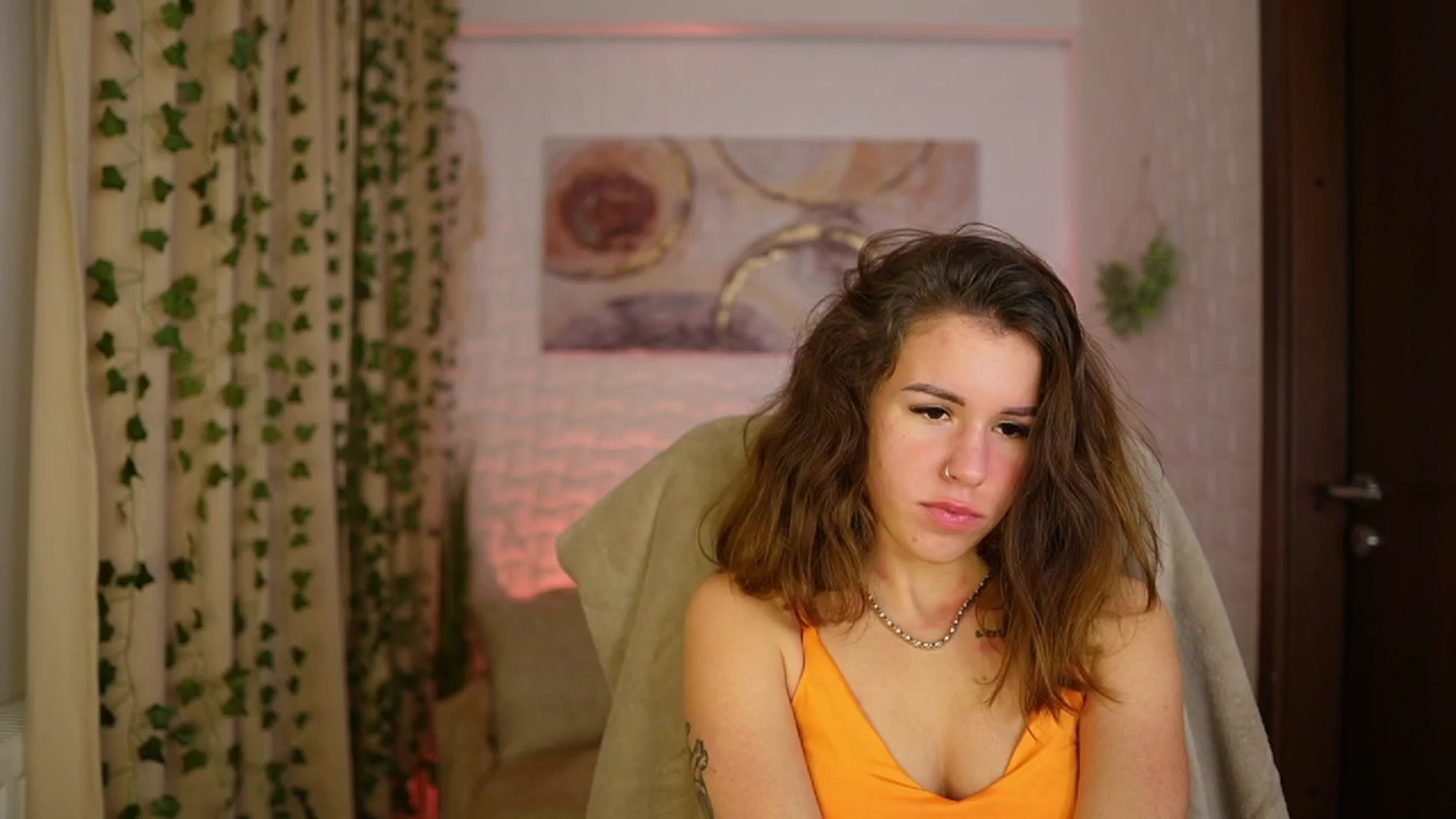 Gallery image thumbnail from Alyssa_Hall's myfreecams stream on, 11/24/2024, 16:27 image 13 of 20