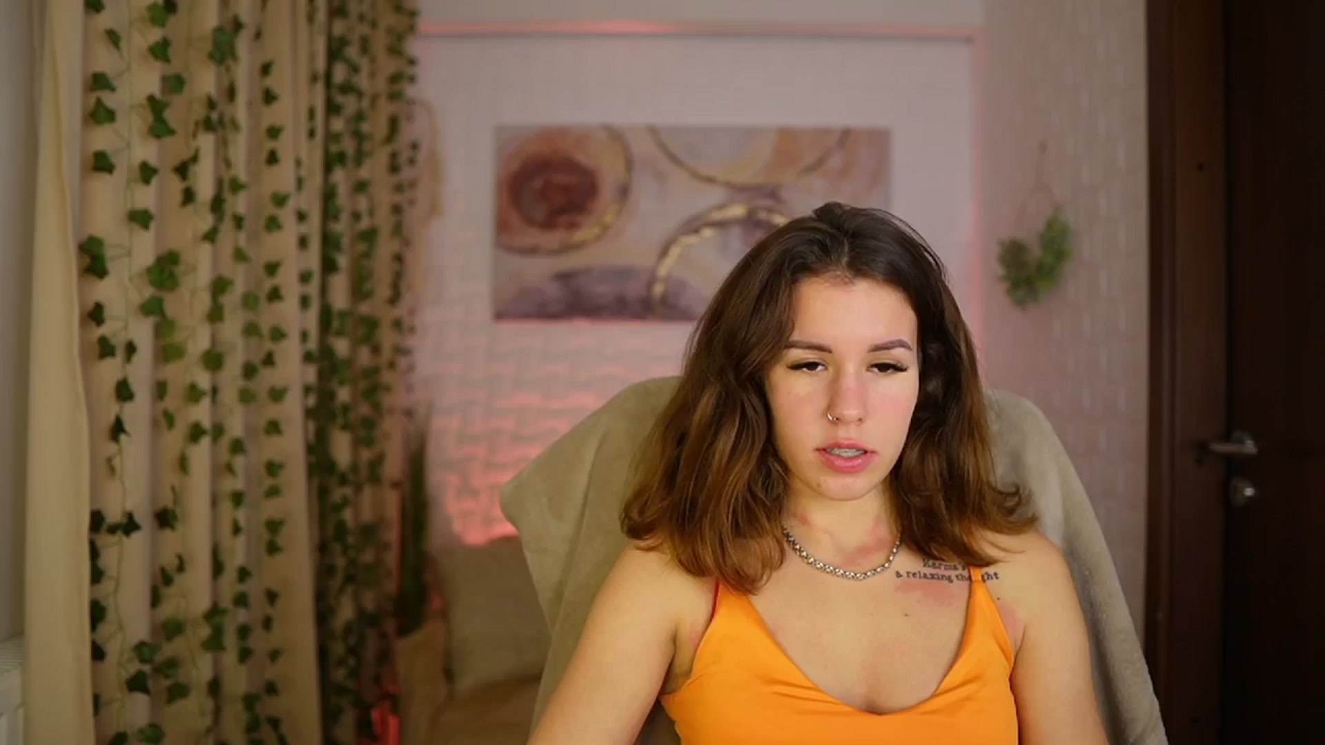 Gallery image thumbnail from Alyssa_Hall's myfreecams stream on, 11/24/2024, 16:27 image 11 of 20