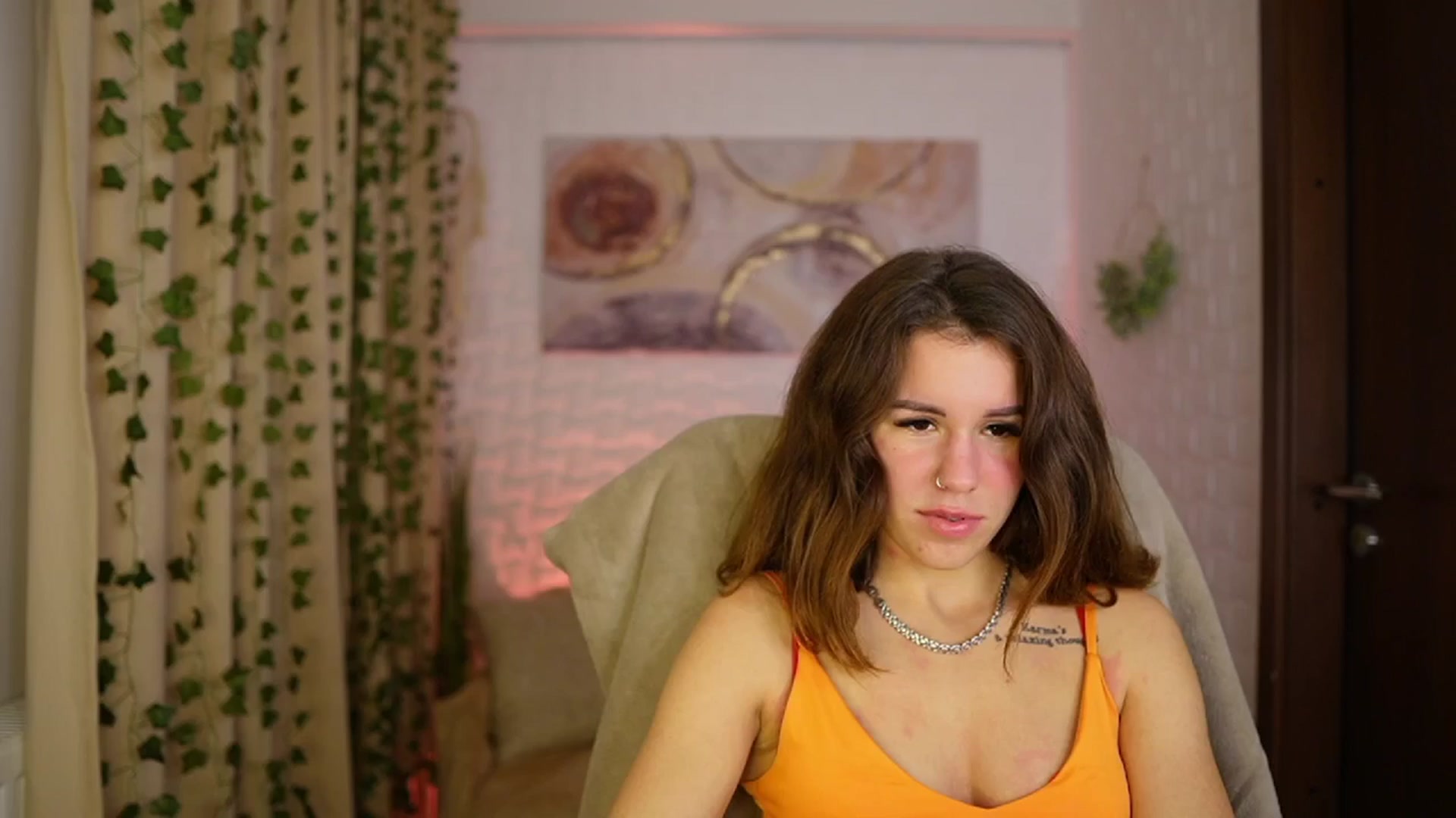 Gallery image thumbnail from Alyssa_Hall's myfreecams stream on, 11/24/2024, 16:27 image 2 of 20