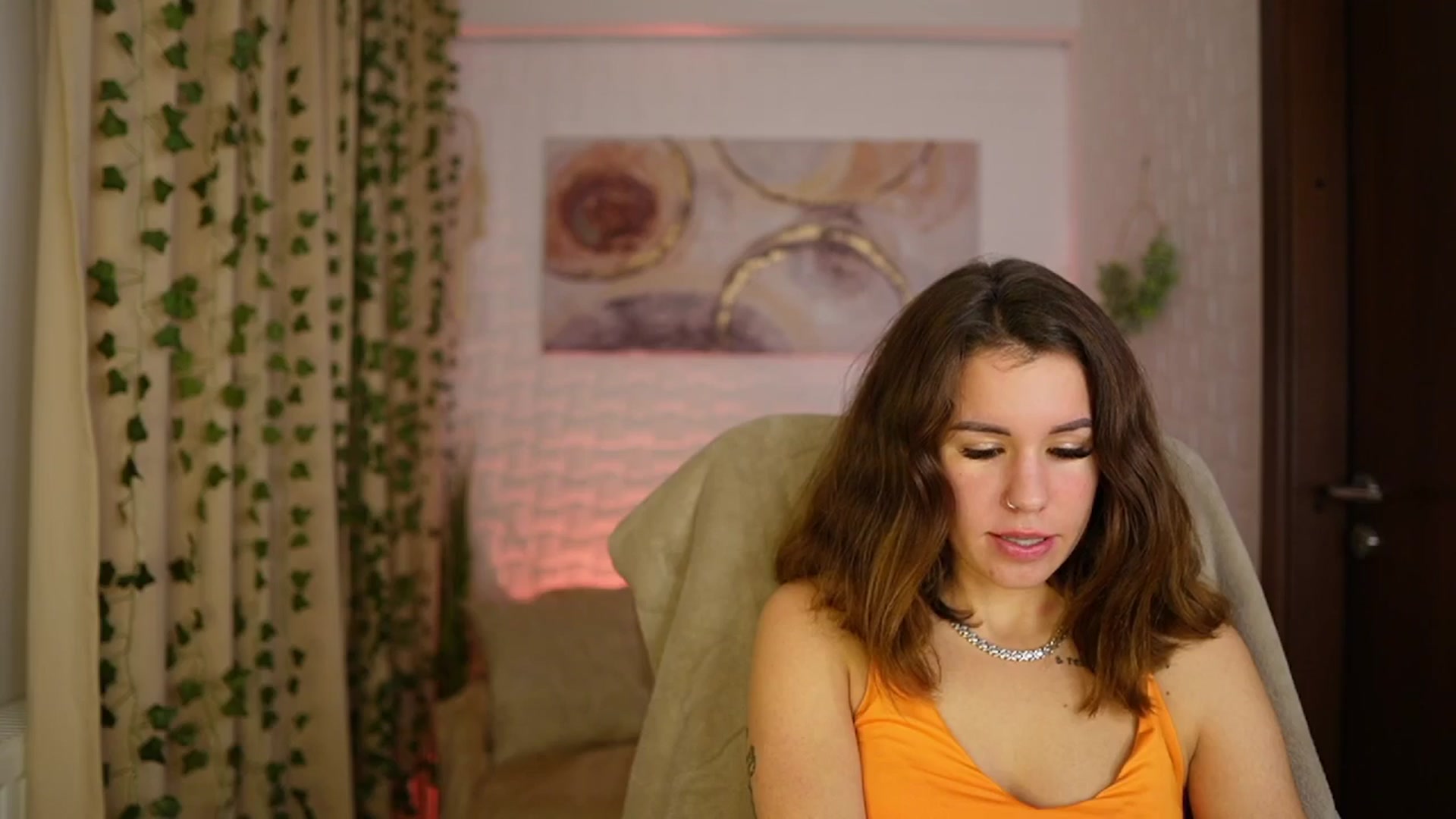 Gallery image thumbnail from Alyssa_Hall's myfreecams stream on, 11/24/2024, 18:08 image 16 of 20