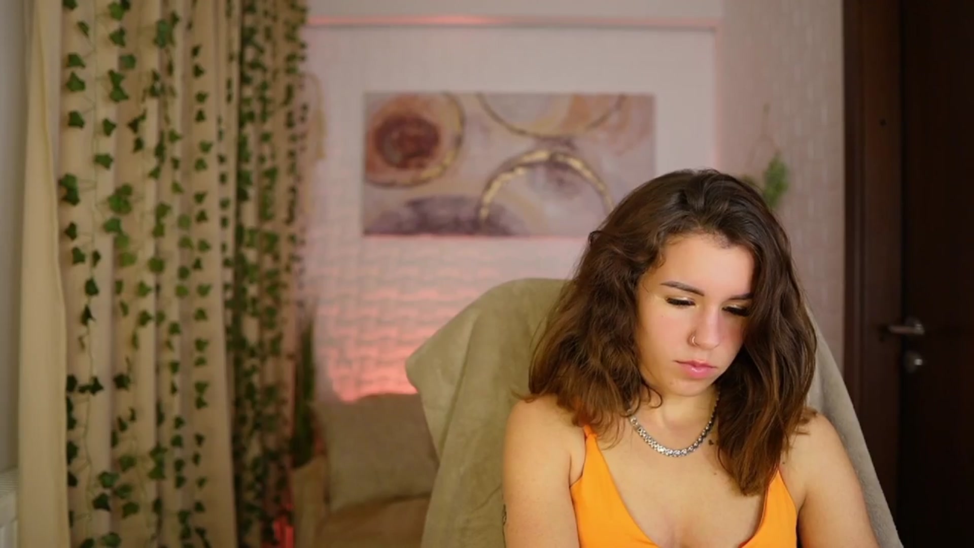 Gallery image thumbnail from Alyssa_Hall's myfreecams stream on, 11/24/2024, 18:08 image 4 of 20
