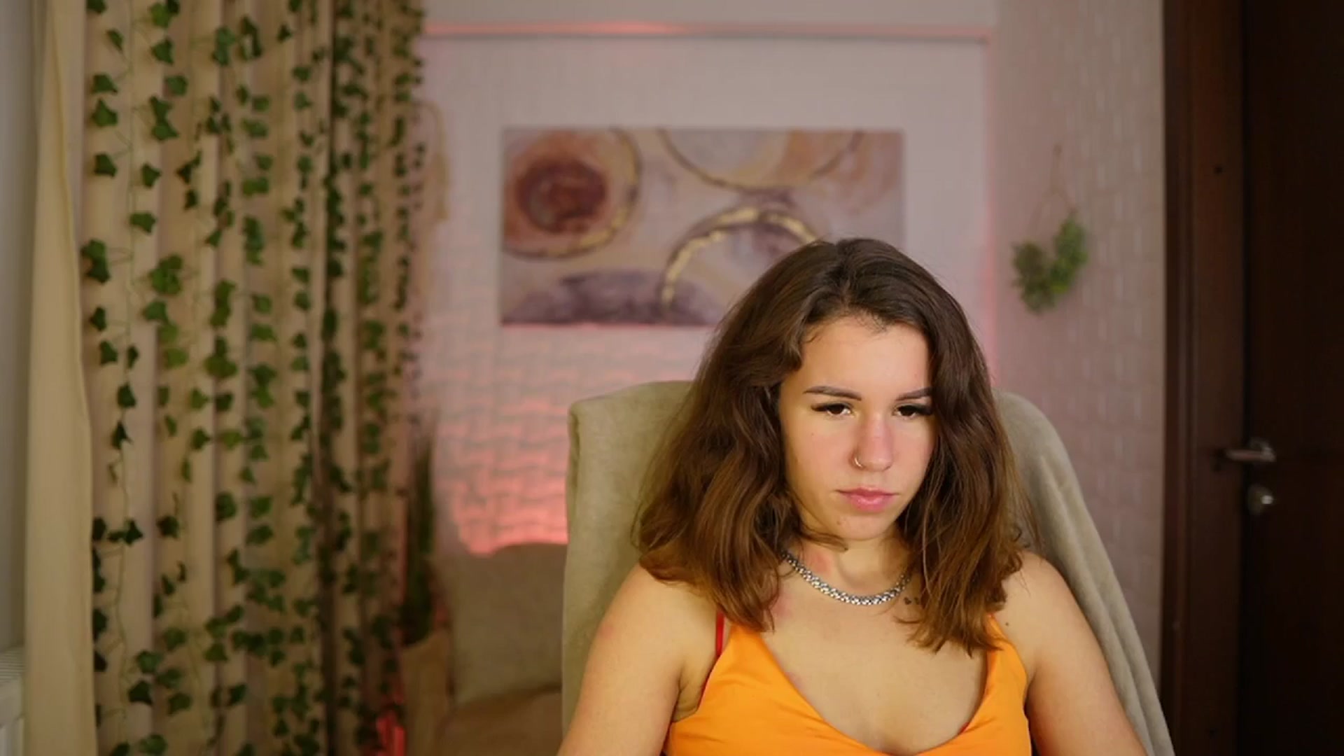 Gallery image thumbnail from Alyssa_Hall's myfreecams stream on, 11/24/2024, 18:58 image 7 of 20