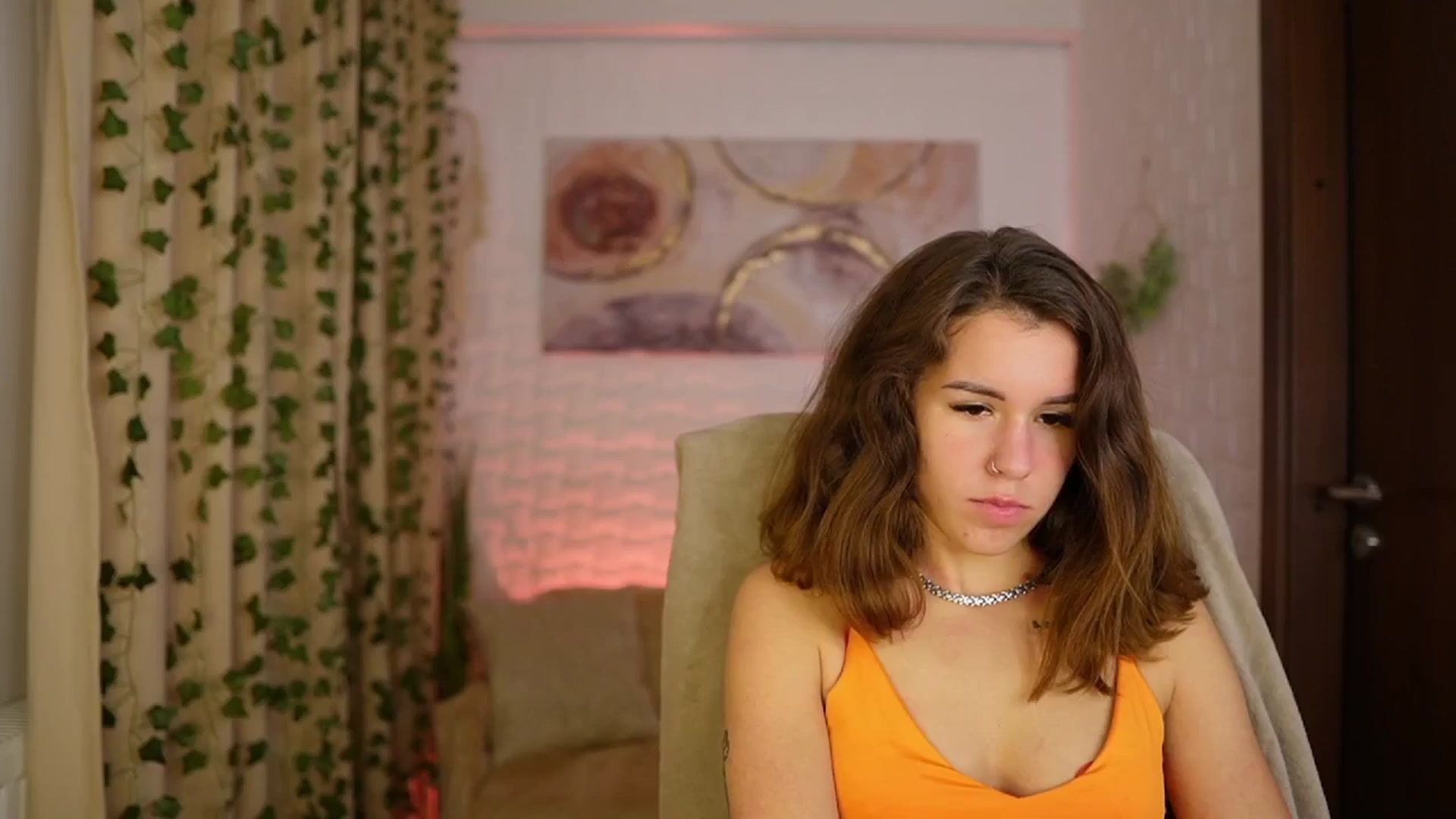 Gallery image thumbnail from Alyssa_Hall's myfreecams stream on, 11/24/2024, 18:58 image 10 of 20
