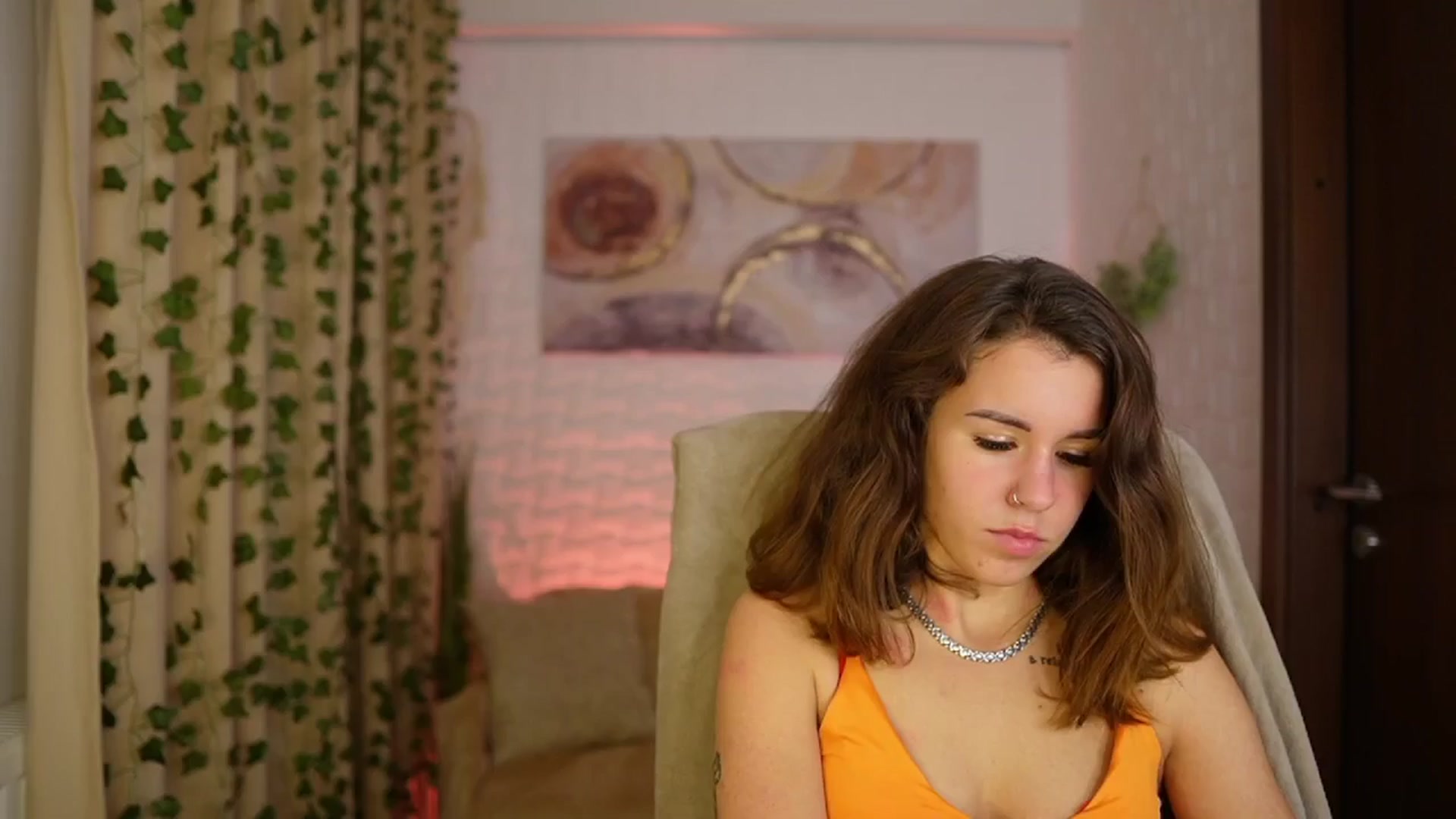Gallery image thumbnail from Alyssa_Hall's myfreecams stream on, 11/24/2024, 18:58 image 6 of 20