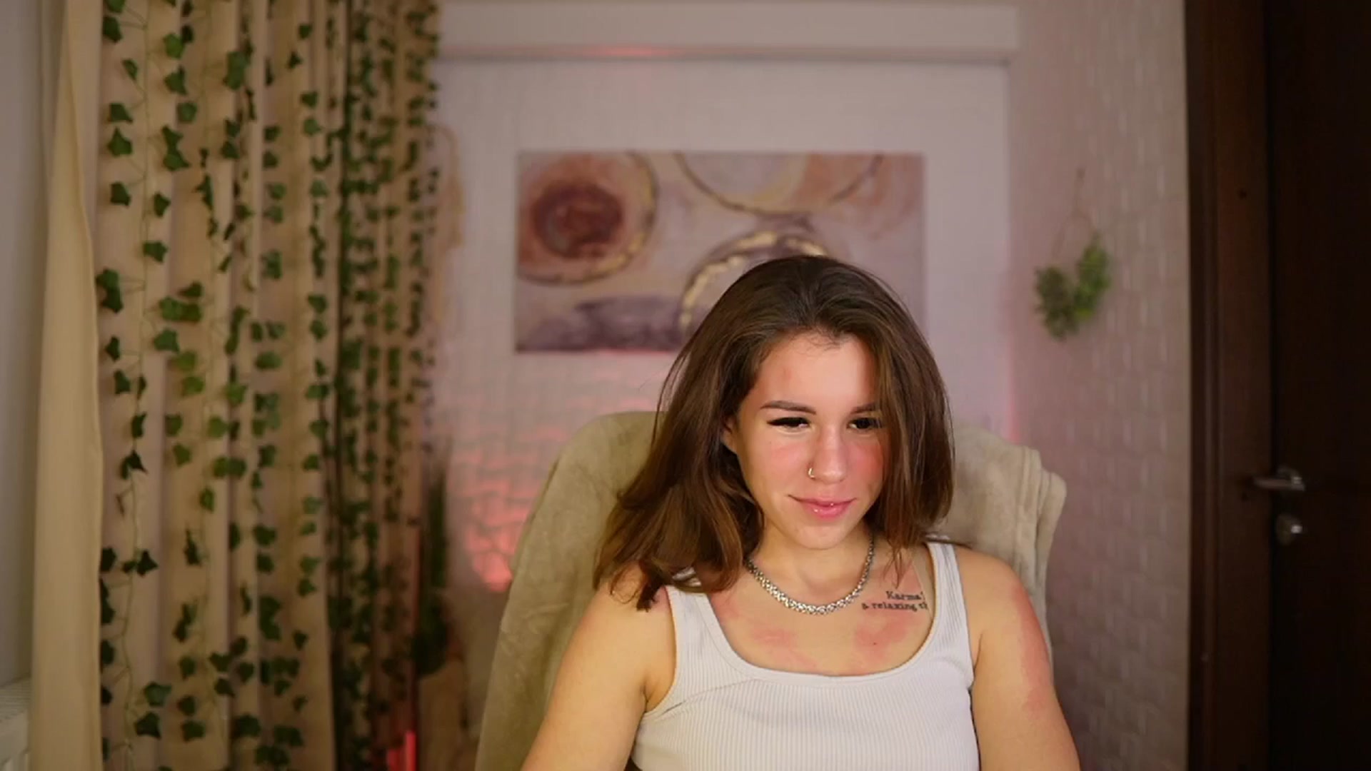 Gallery image thumbnail from Alyssa_Hall's myfreecams stream on, 11/29/2024, 15:16 image 15 of 20