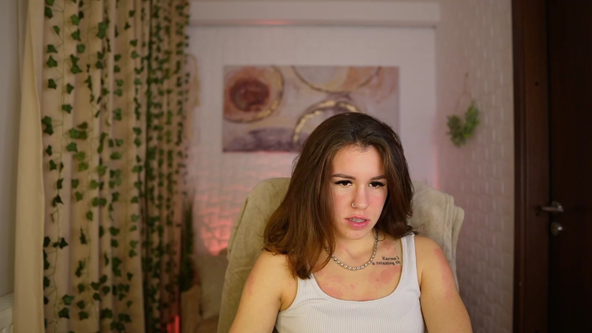 Gallery image thumbnail from Alyssa_Hall's myfreecams stream on, 11/29/2024, 15:46 image 3 of 20