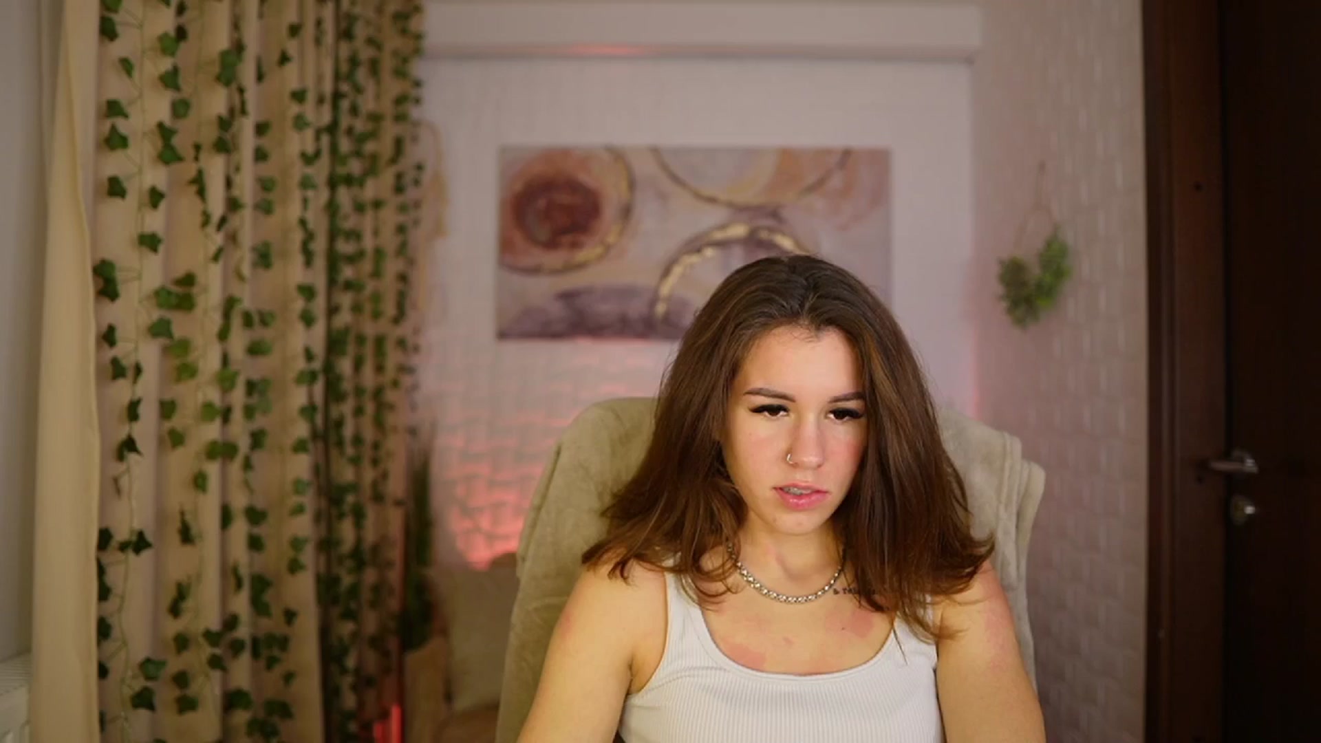 Gallery image thumbnail from Alyssa_Hall's myfreecams stream on, 11/29/2024, 15:46 image 8 of 20