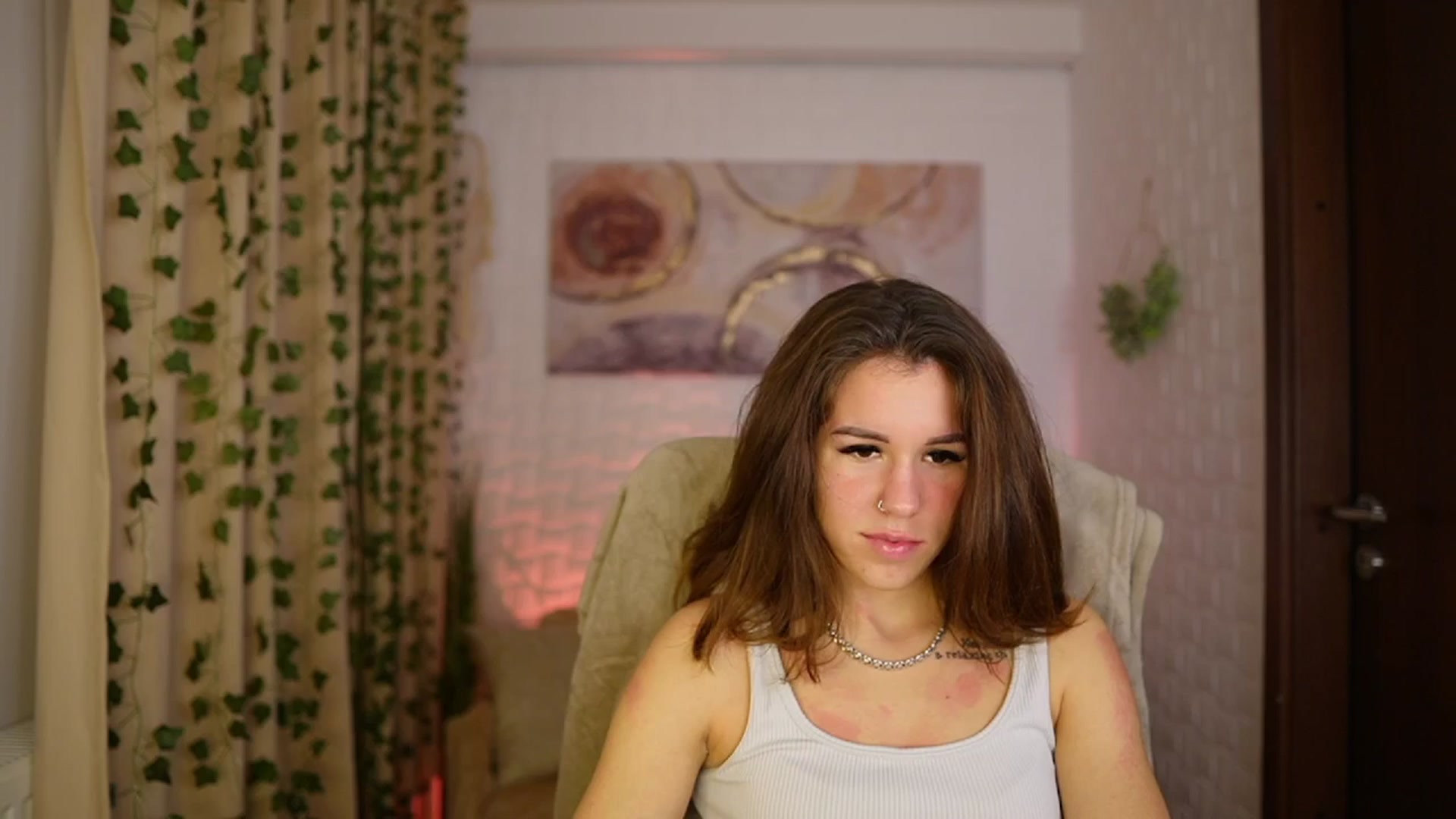 Gallery image thumbnail from Alyssa_Hall's myfreecams stream on, 11/29/2024, 15:46 image 7 of 20